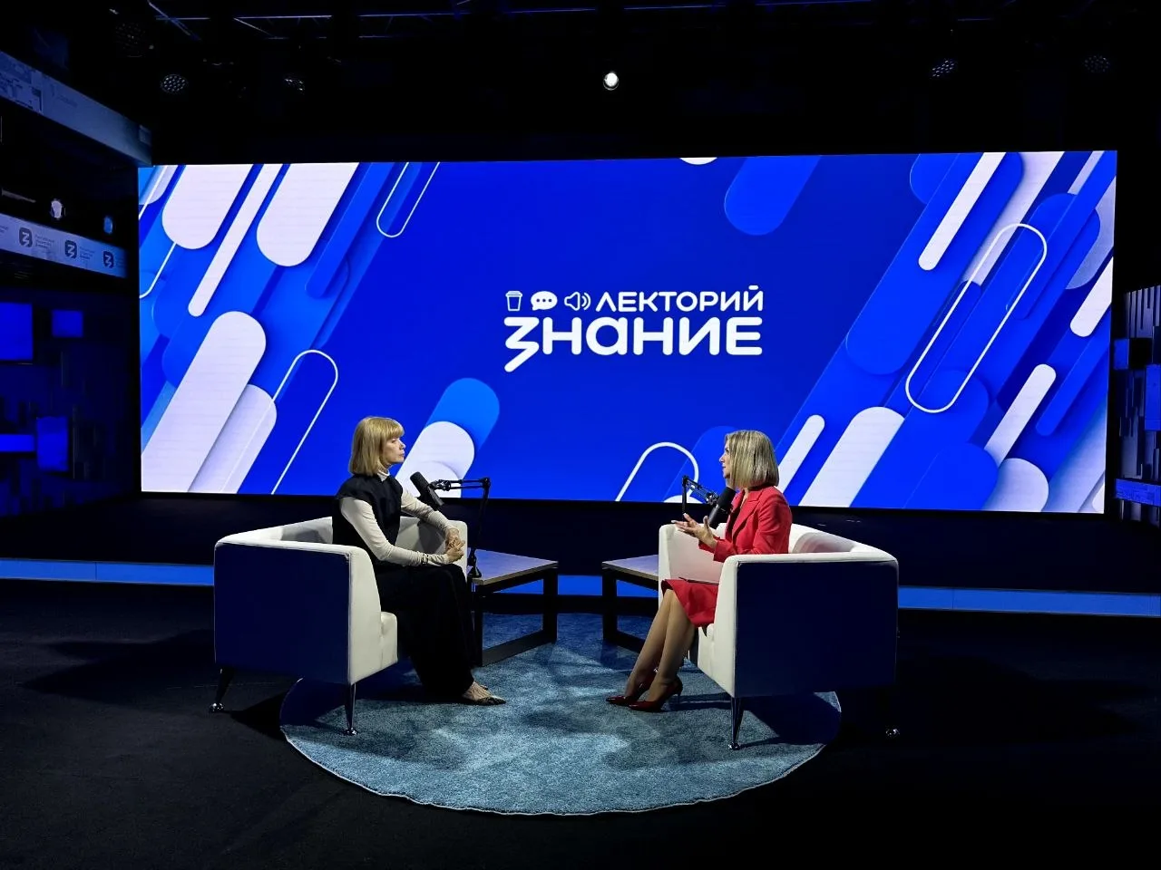 "Здравствуйте, извините...до свидания)"