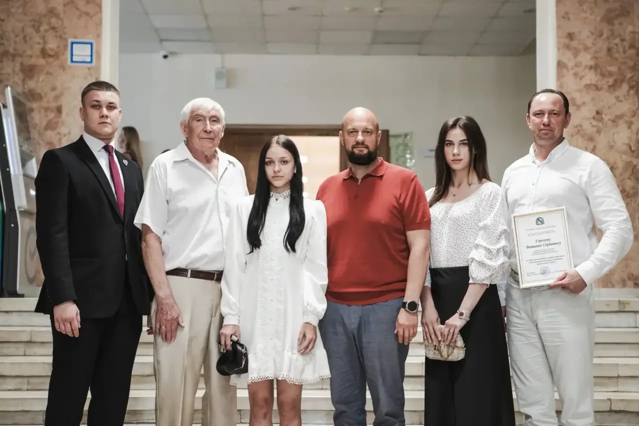 Ведущие спортсмены по всестилевому каратэ Курской области встретились с главой города К...