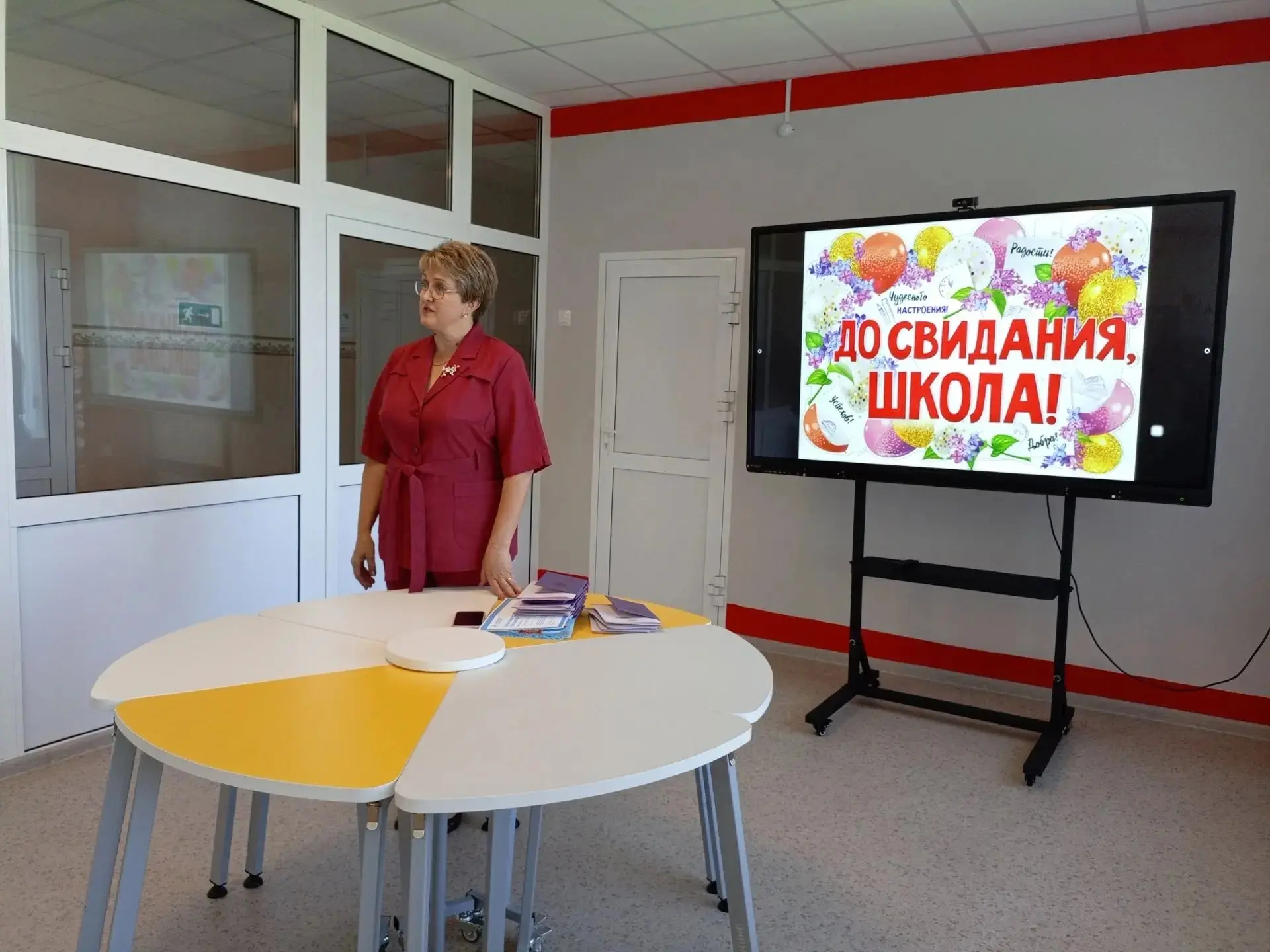 🎉 24 июня в нашей школе прошла торжественная церемония вручения аттестатов об основном общем образо
