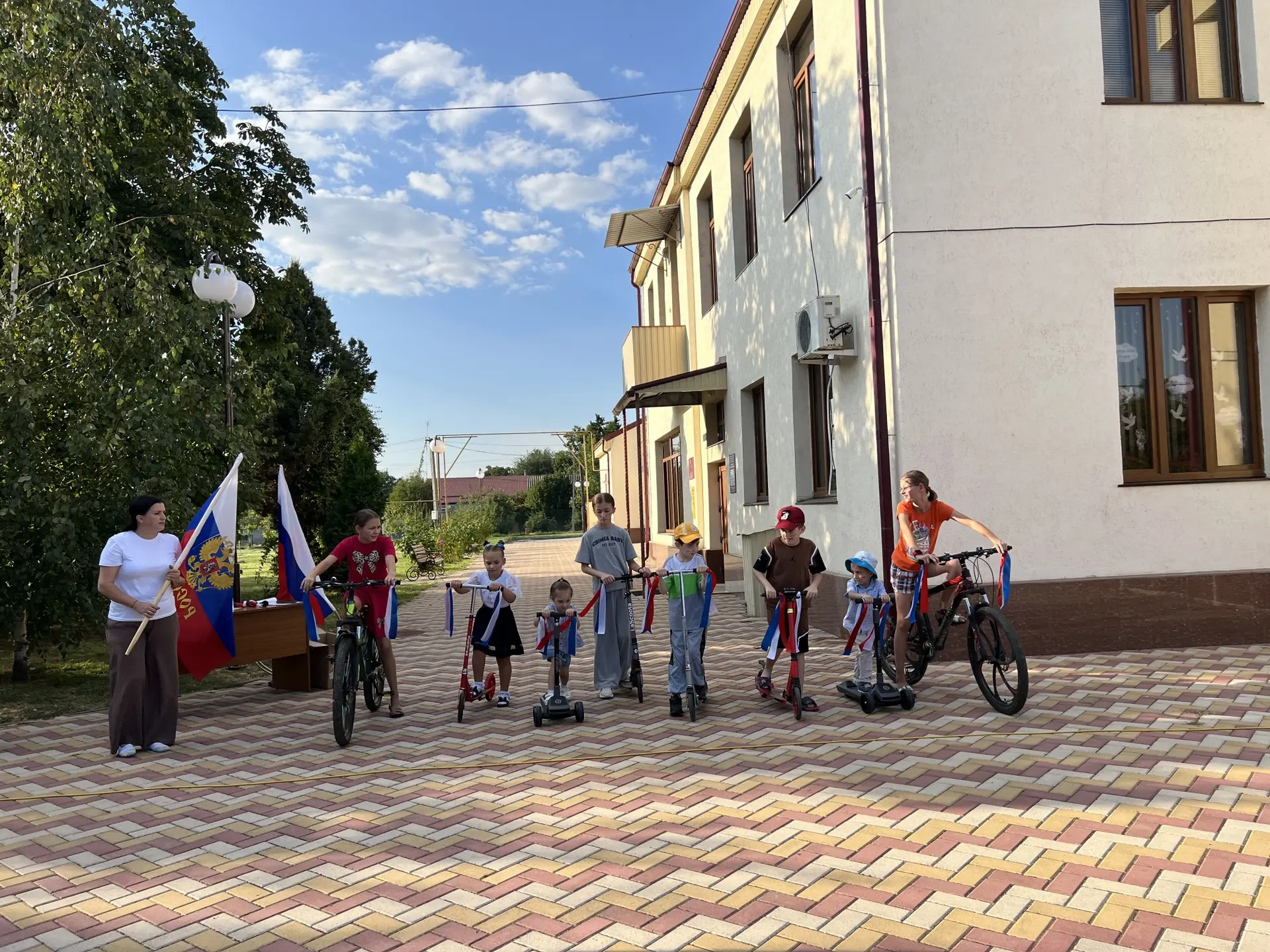 В рамках мероприятий, посвященных Дню Государственного флага Российской Федерации, Русс...
