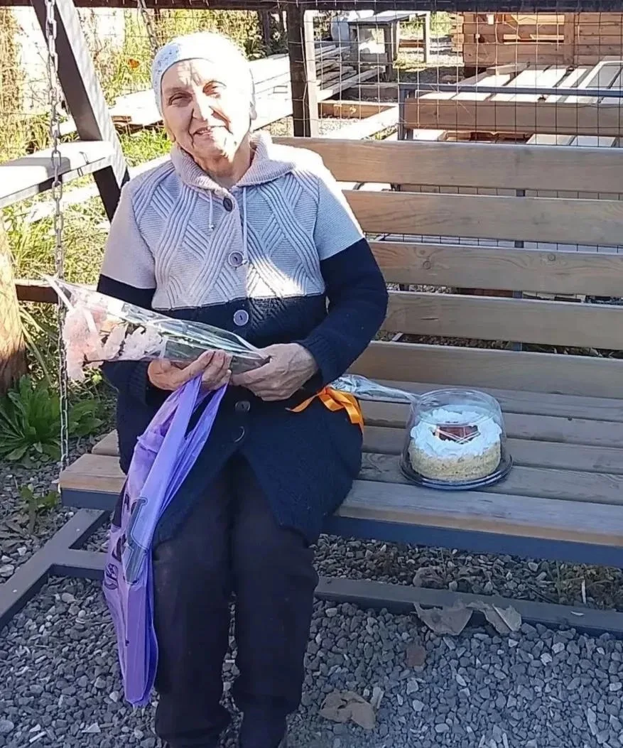 💐💐💐💐Активисты нашей школы сердечно поздравили ветеранов педагогического труда с Днё...