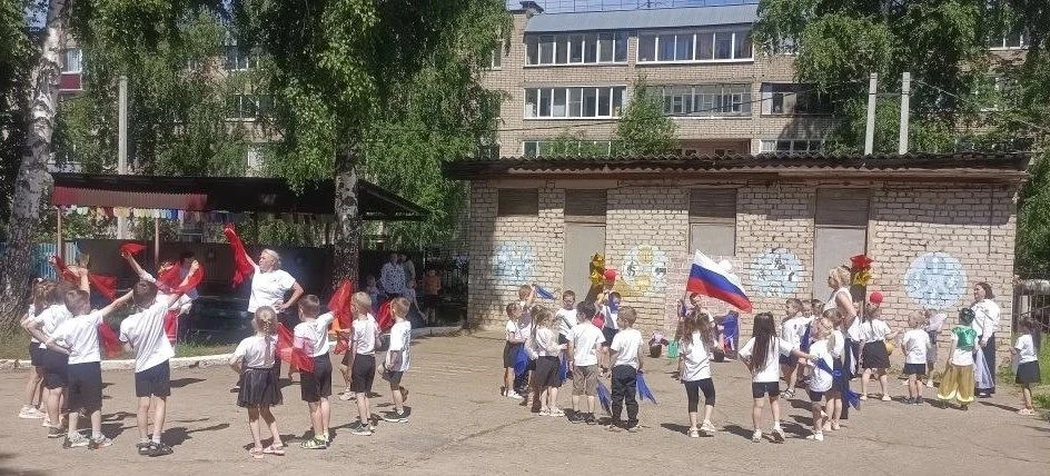 Сегодня дети старших групп нашего детского сада отмечали знаменательный праздник – День...