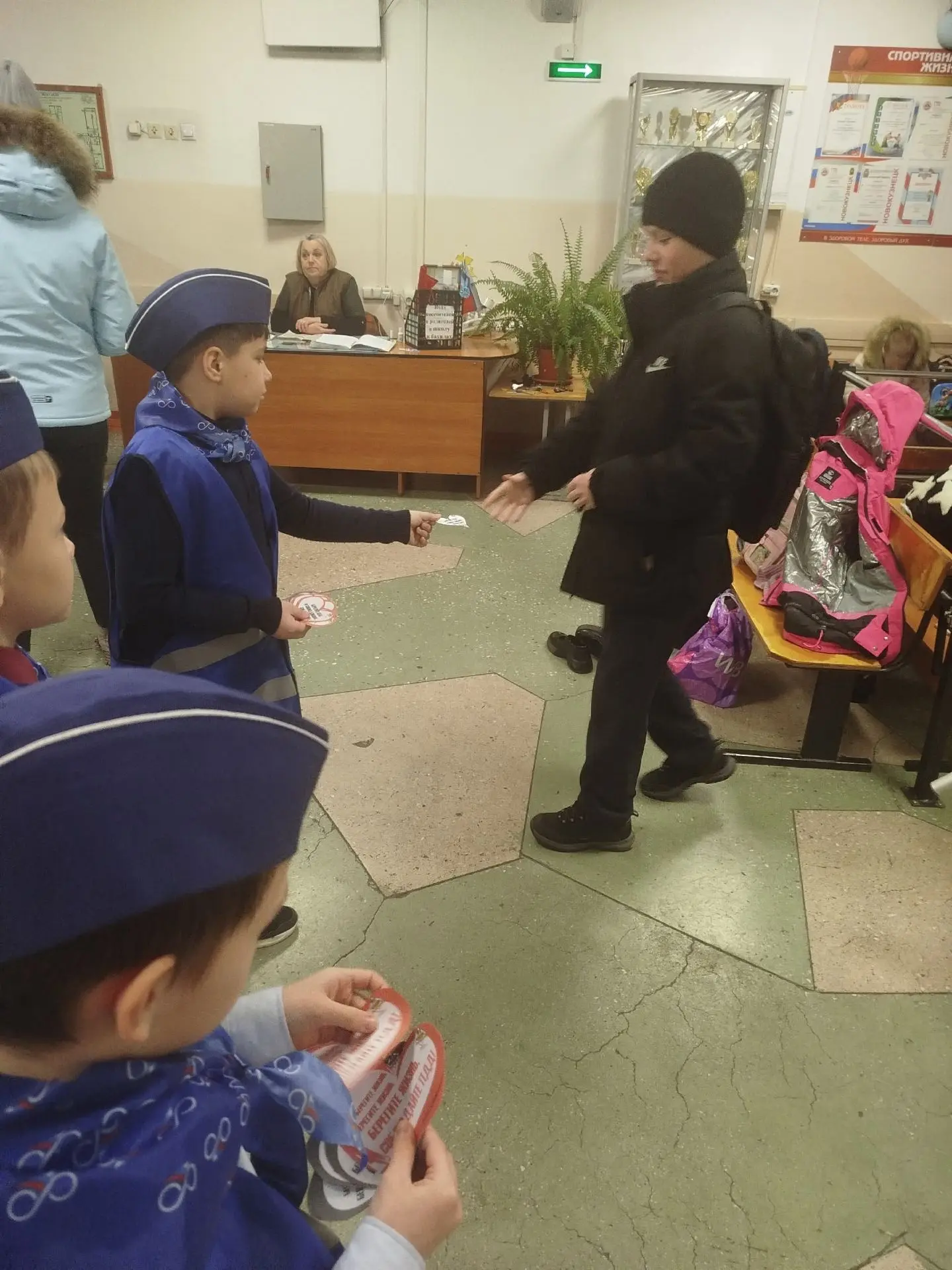 🚦❤️ Сегодня наш отряд ЮИД вместе с заместителем директора по безопасности жизнедеятельности и воспит
