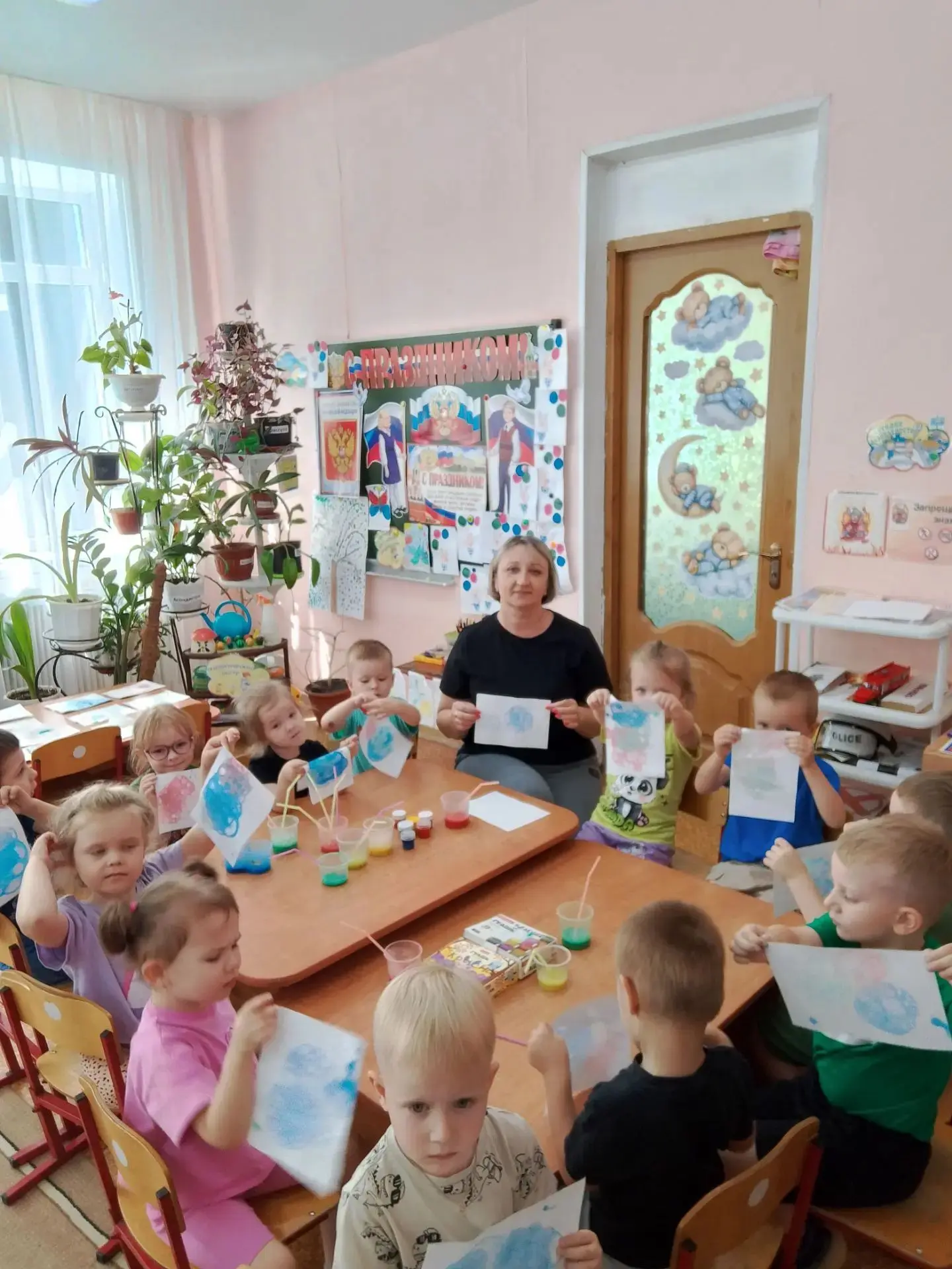 🌟 Сегодня в нашей группе  "Улыбка " – день мыльных пузырей! 🎉

Мы с ребятами решили сделать что-то
