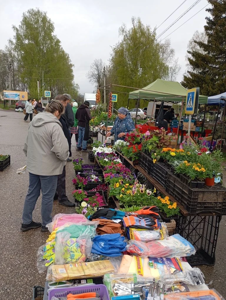 🌱 Уважаемые жители Уинского округа!
🌸 Прямо сейчас на площади, возле главной сцены, развернулась в