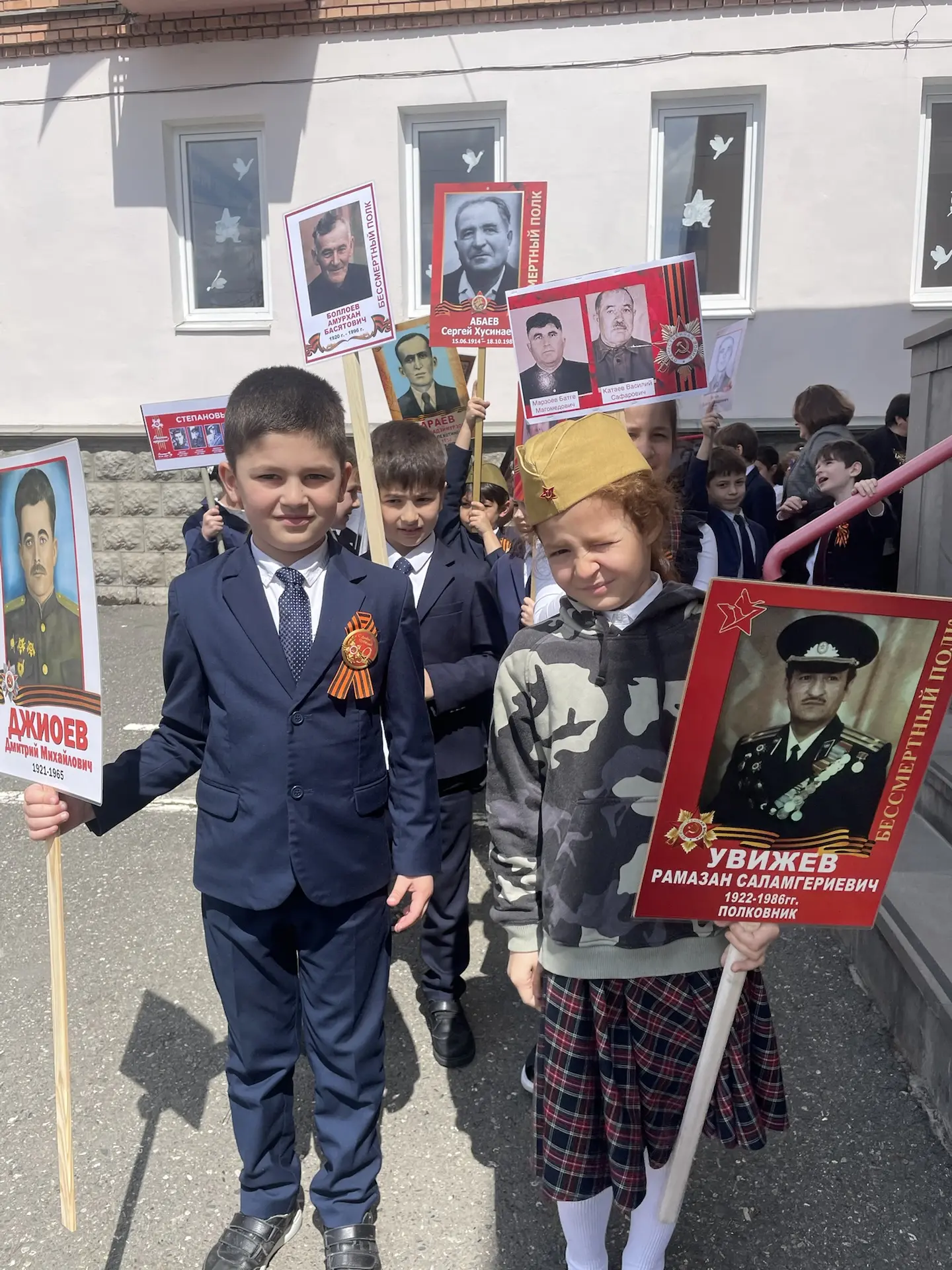 «Бессмертный полк» — живая связь поколений  Сегодня, 8 мая, в лицее прошла трогательная и значимая а