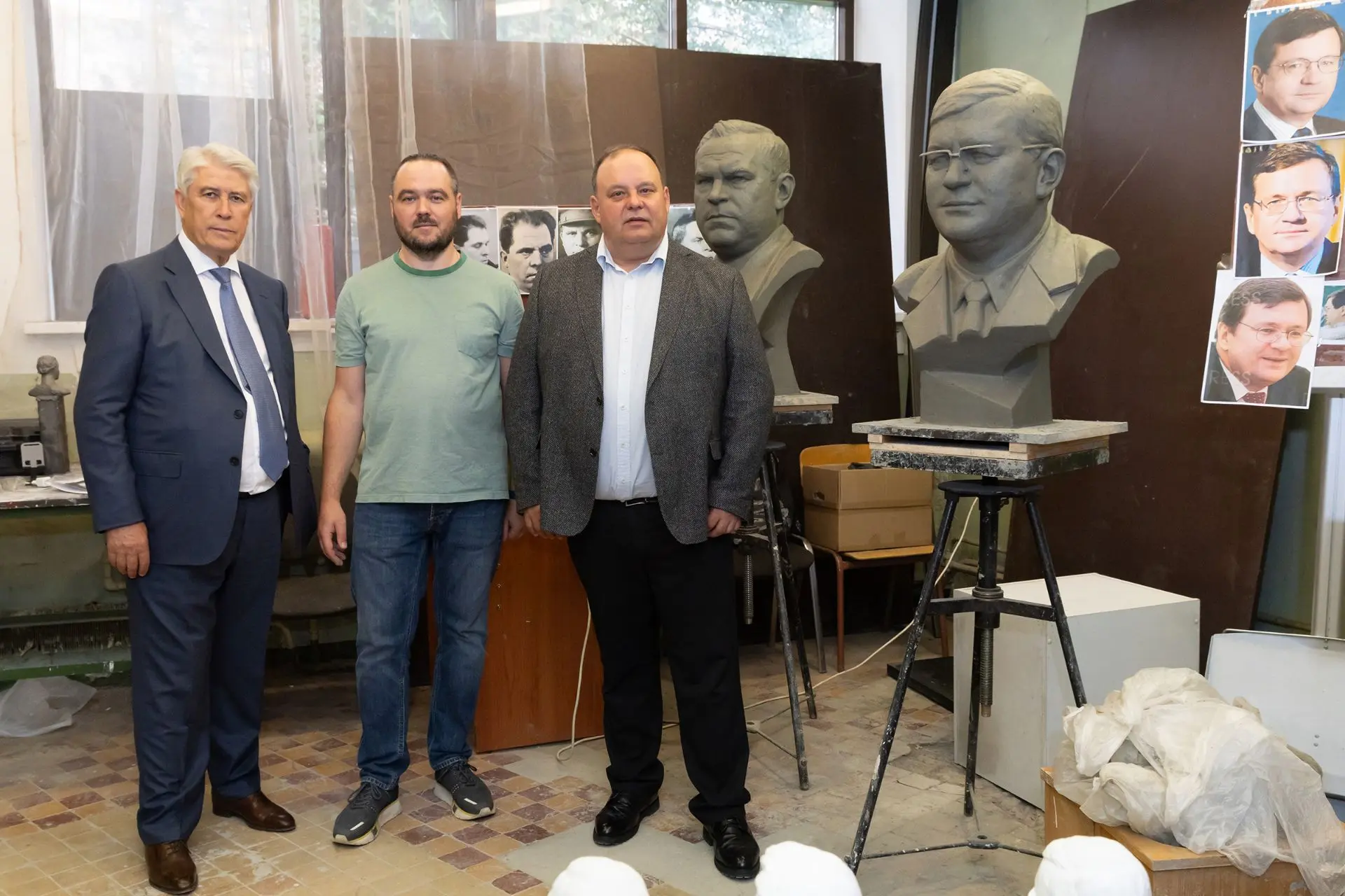 В Финуниверситете открылась мастерская скульптурного проекта «Памятная аллея выдающихся...