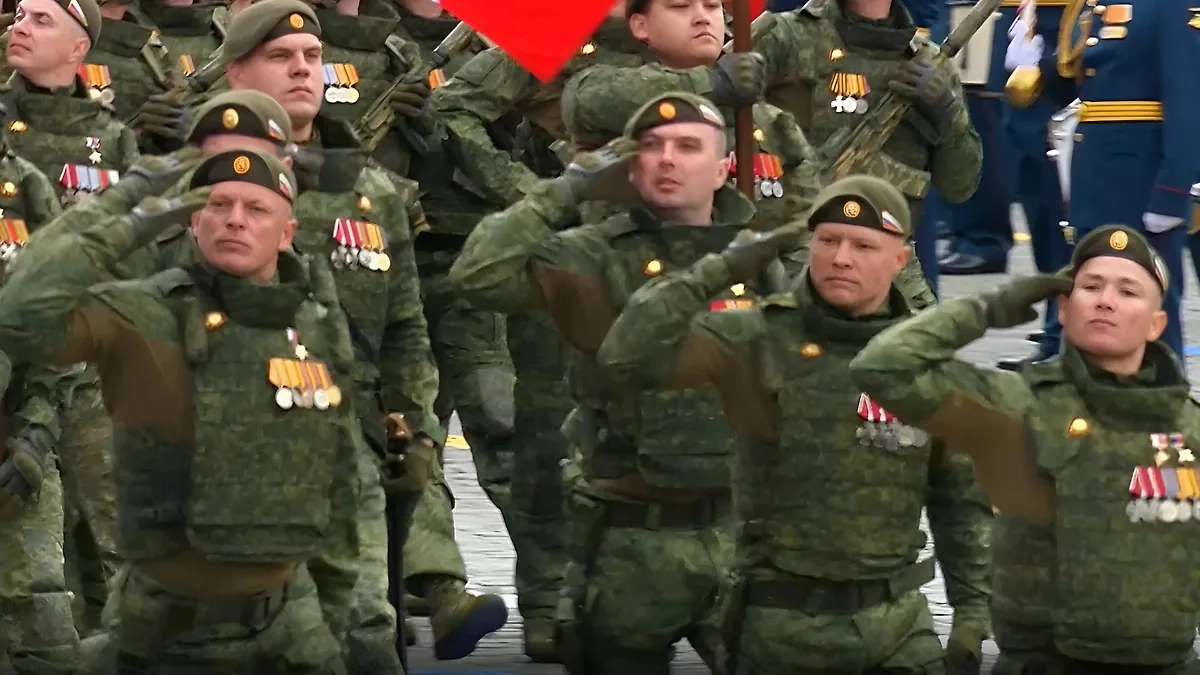 Вглядитесь внимательно ещё раз в эти кадры! На них наш земляк, костромич, выпускник Вое...