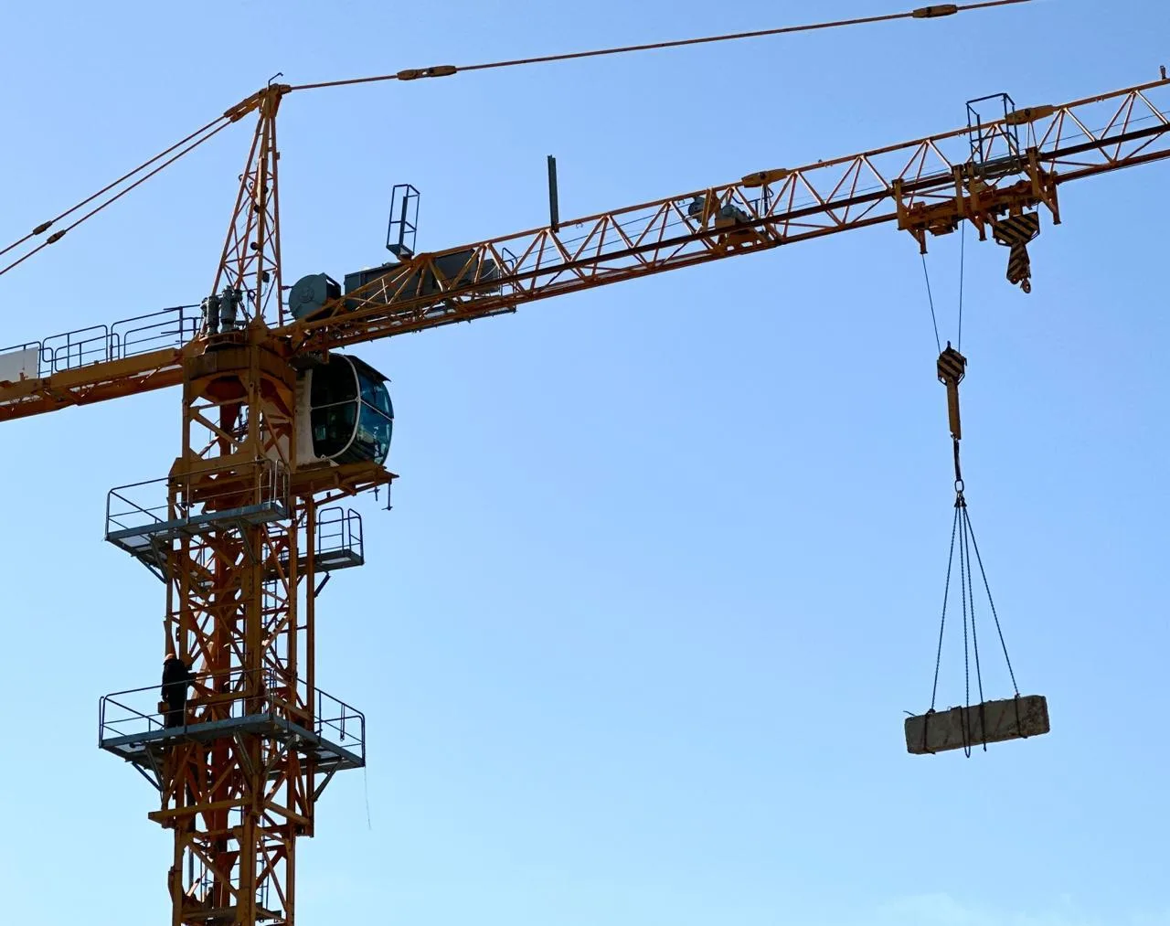 🏭  Асфальтобетонный завод за 125 млн рублей введут в строй в октябре в Махачкале