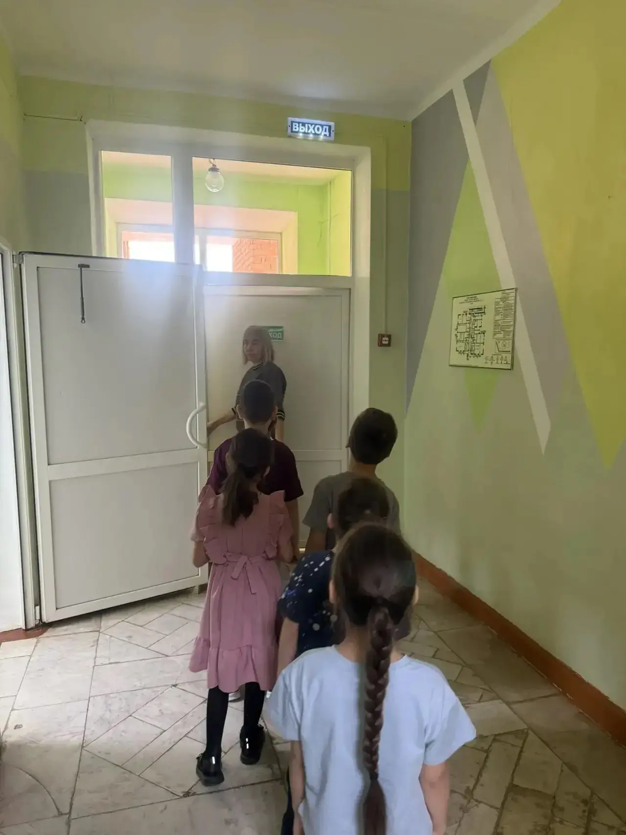 Юные следопыты безопасности в нашем саду! 🧭👧👦