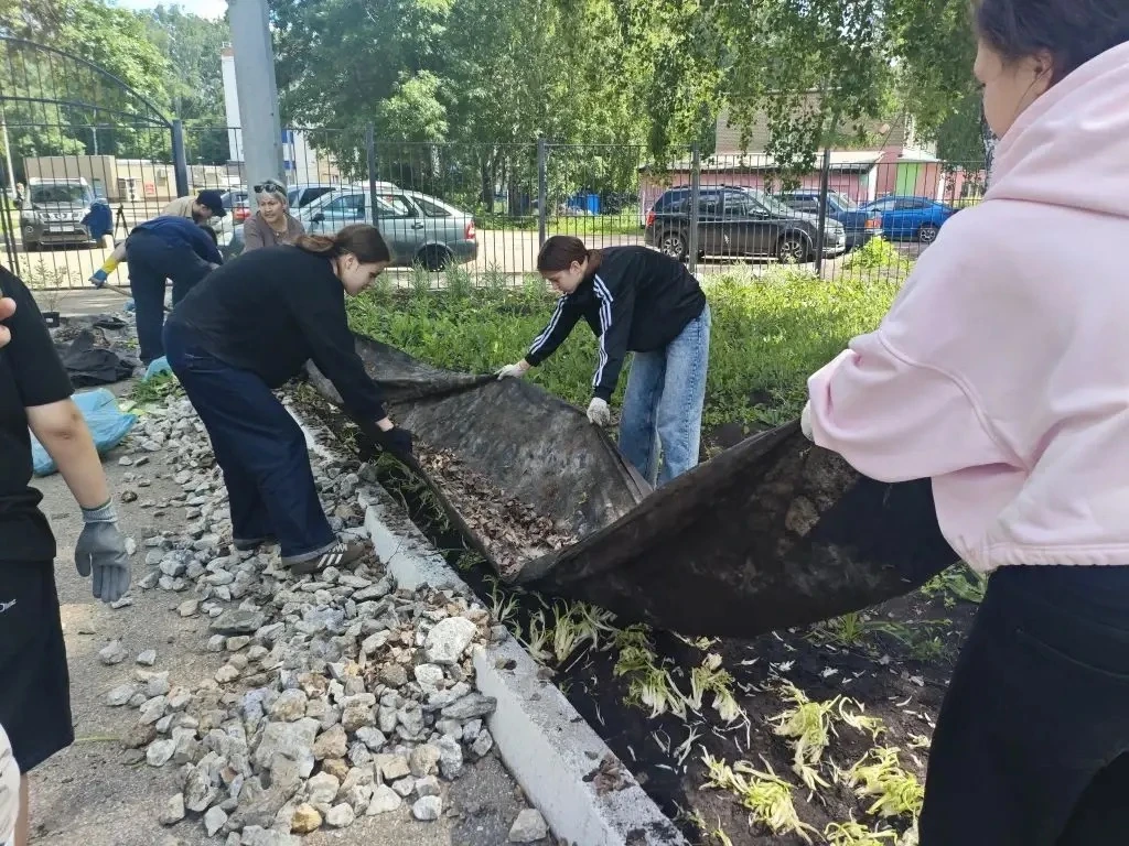 Замечательная инициатива, которая выходит за рамки простого благоустройства территории 😊 🤝

На дня