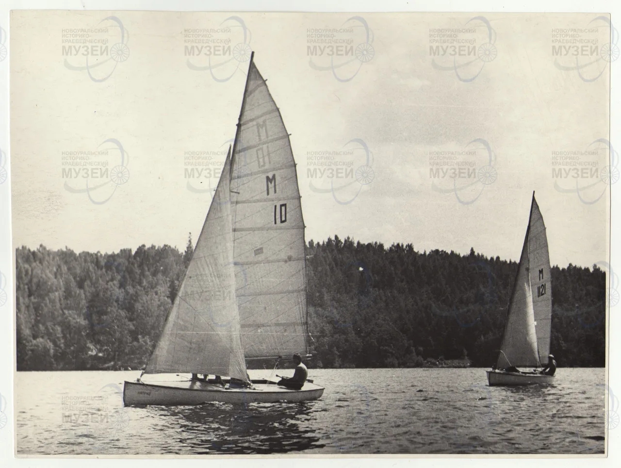 📷Отдых на яхтах в акватории Верх-Нейвинского пруда, конец 1980-х гг. (из фондов НИКМ)

Понедельник,