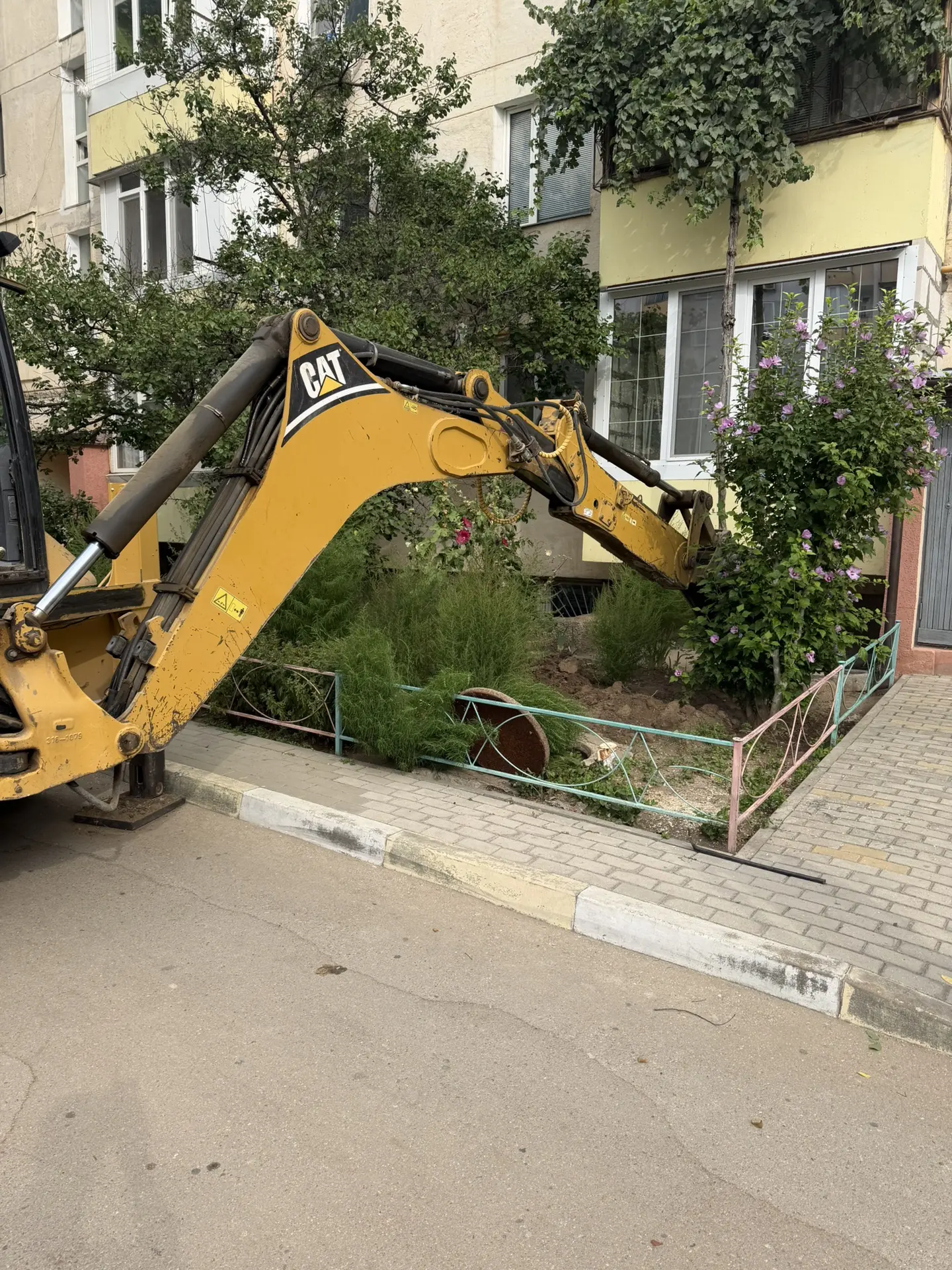 Замена ввода канализационной трубы по адресу: ул. Им. 9-го Мая д. 41а