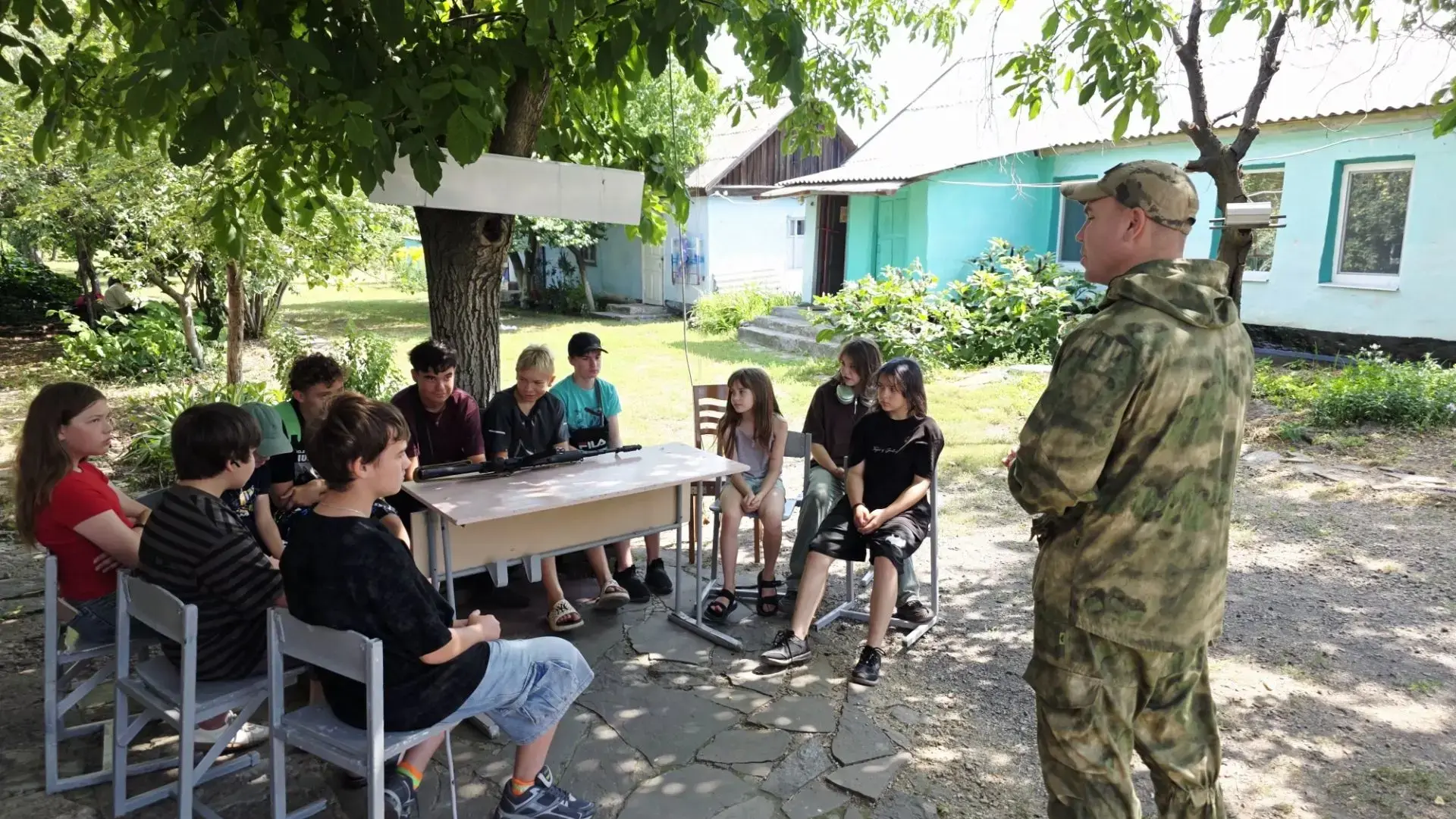 Безопасность и дисциплина: в Центре детского туризма прошли занятия по огневой подготовке