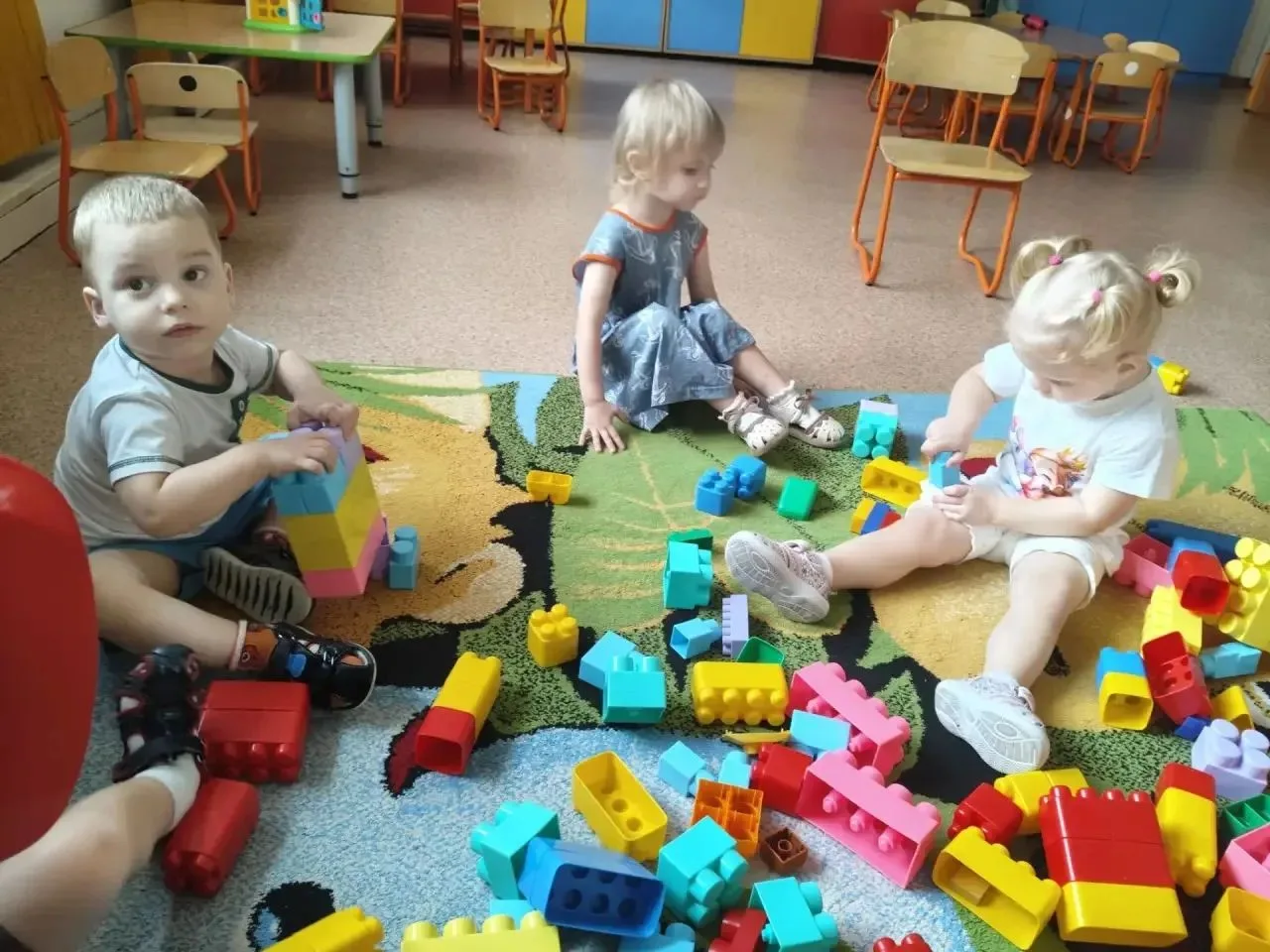 👷‍♂️🧱 День строителя у наших «Гномиков»!🏠💛