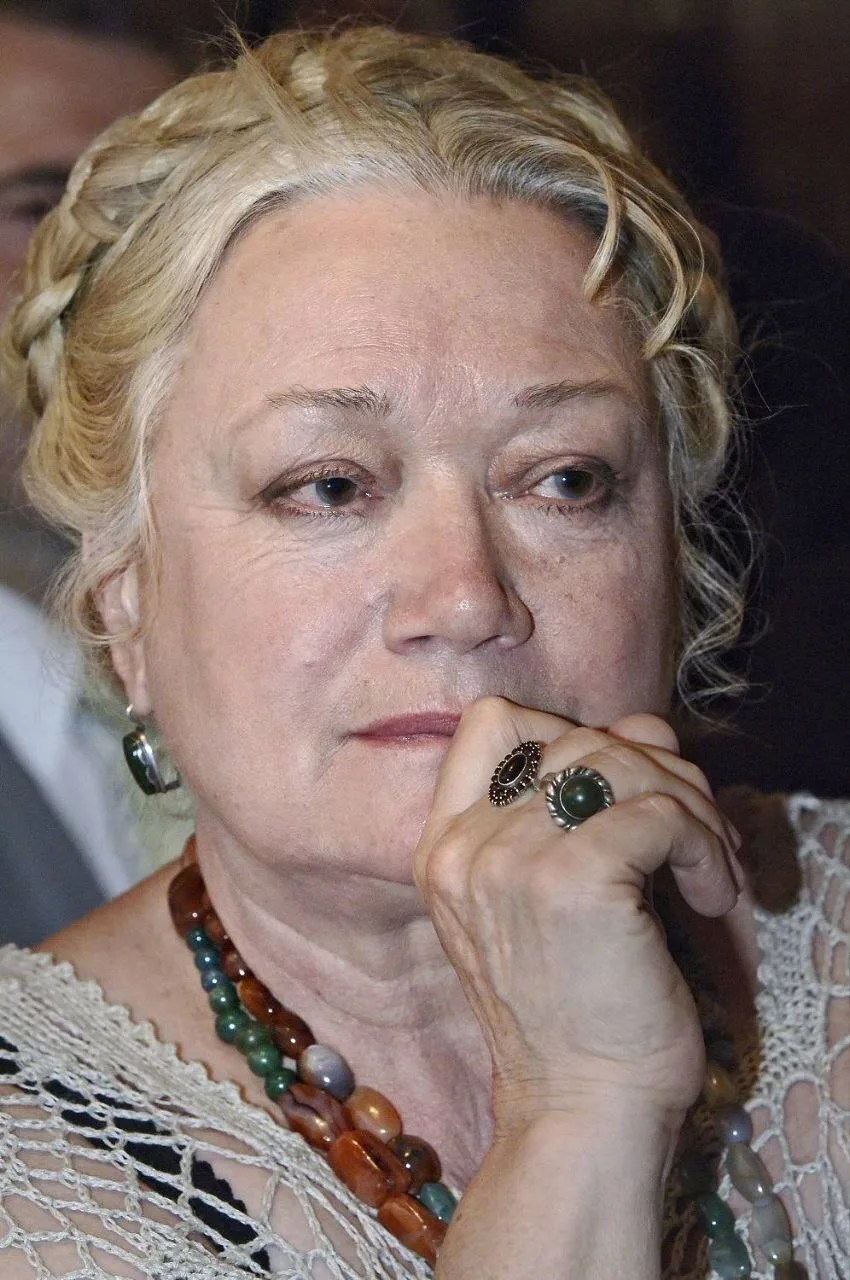 "С детства я не знала, что стану актрисой. Я была девушкой, настолько не знающей, что ей нужно! Мечт