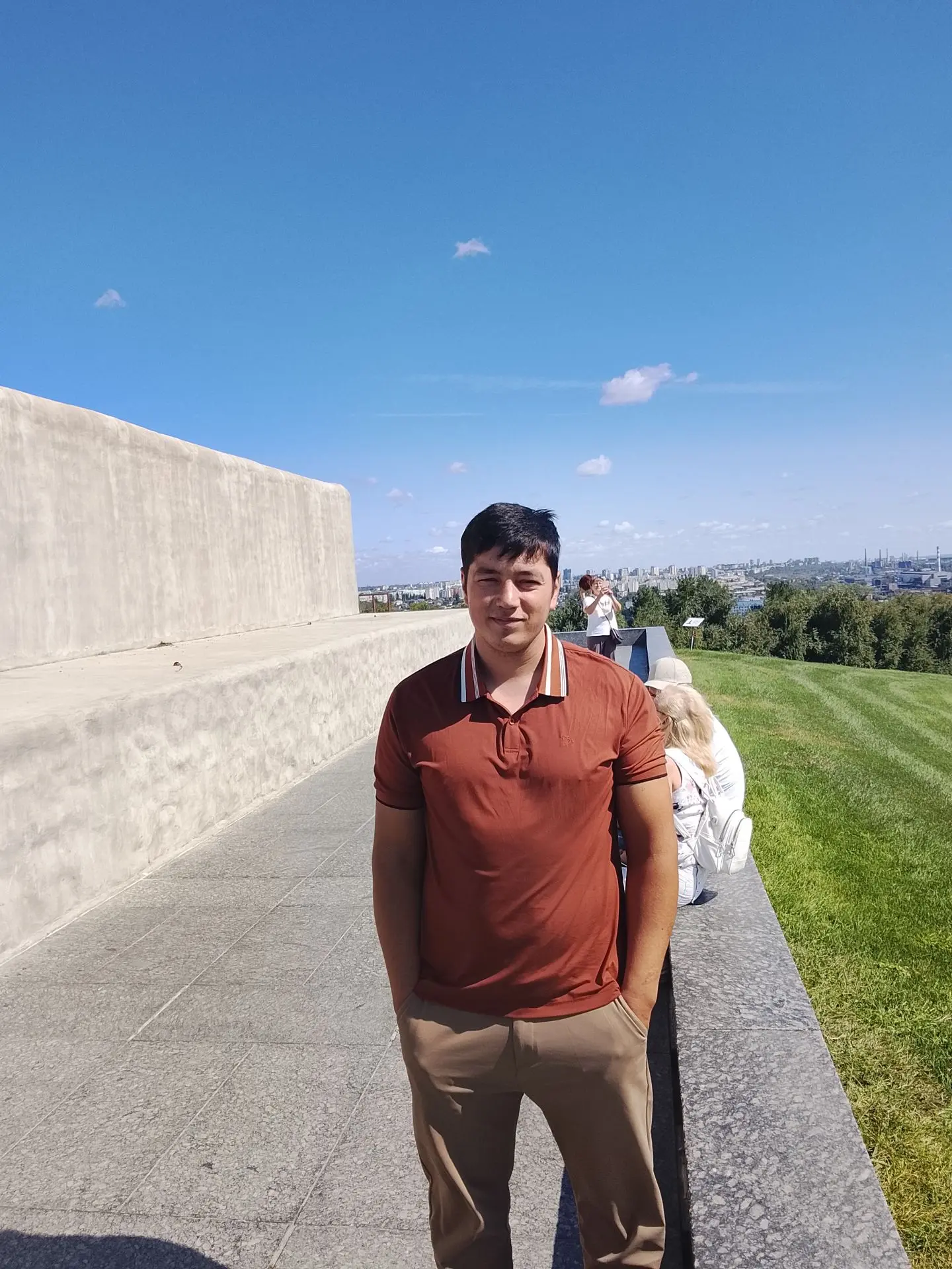 👦 Азиз, 27