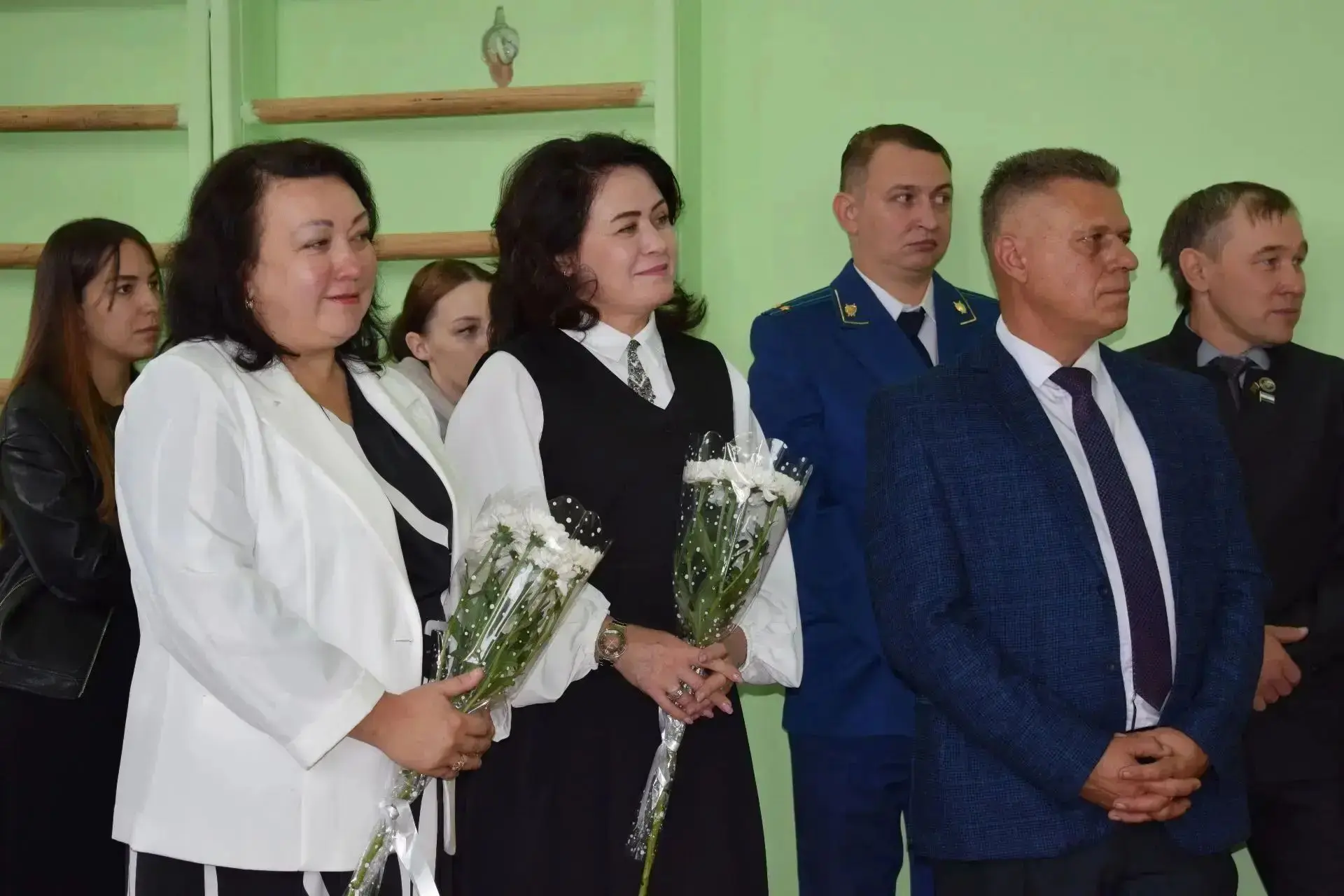 Традиционно 1 сентября в школах Куюргазинского района прошли торжественные линейки, пос...