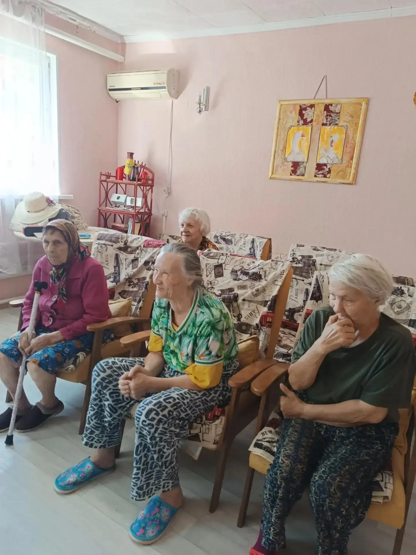 День пожилых людей в Новоазовске: праздничная программа и теплое общение