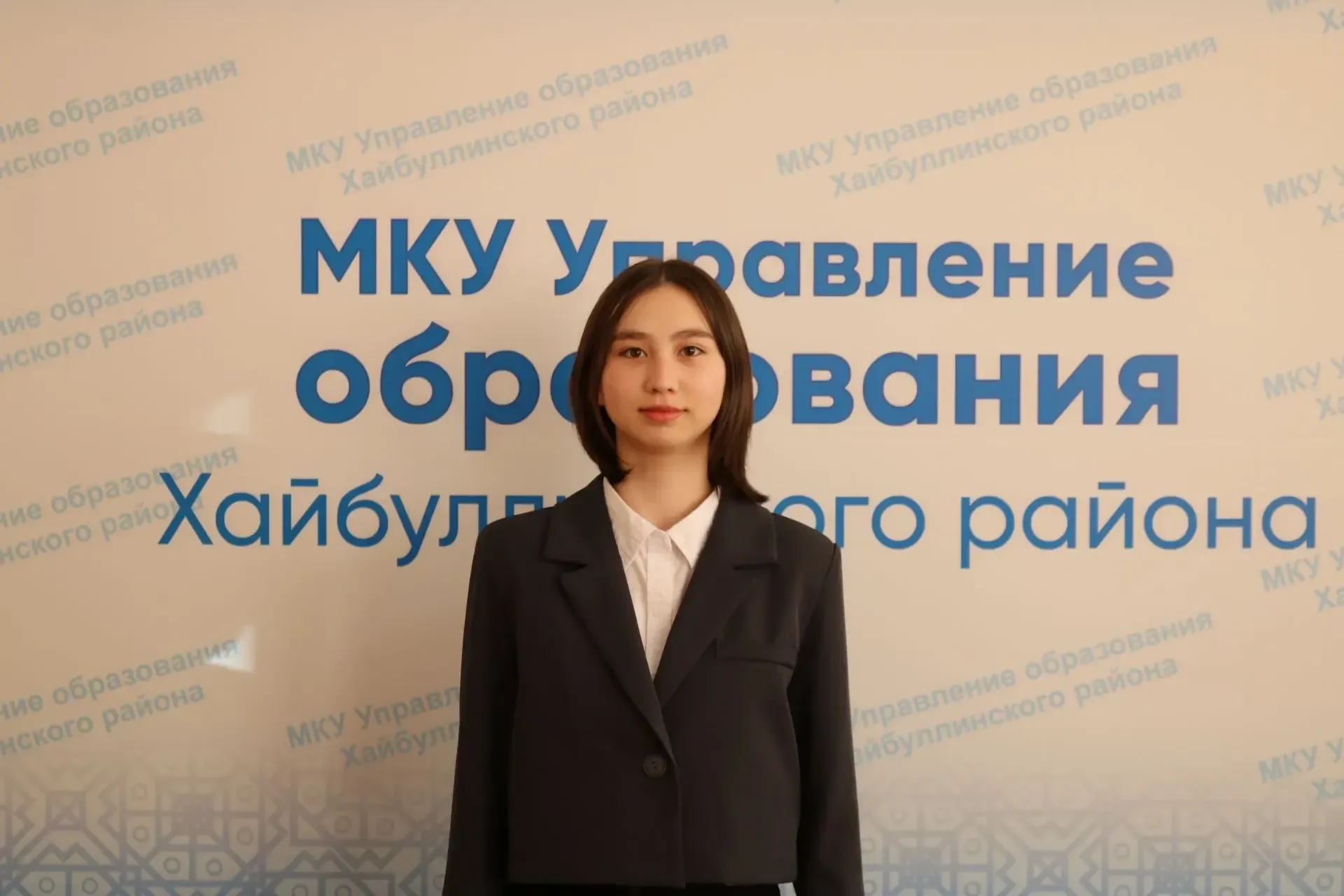Яҡшы билдәләргә генә өлгәшкән әүҙем уҡыусылары менән һәр мәктәп маҡтана ала.
  2-се Аҡъяр урта мәктә
