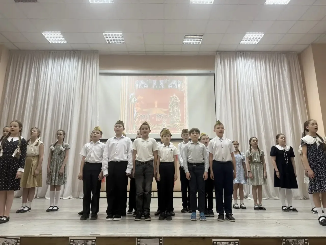 🎖️Второй день нашего Фестиваля военно-патриотической песни подошел к концу!  🎵сегодня своими концерт