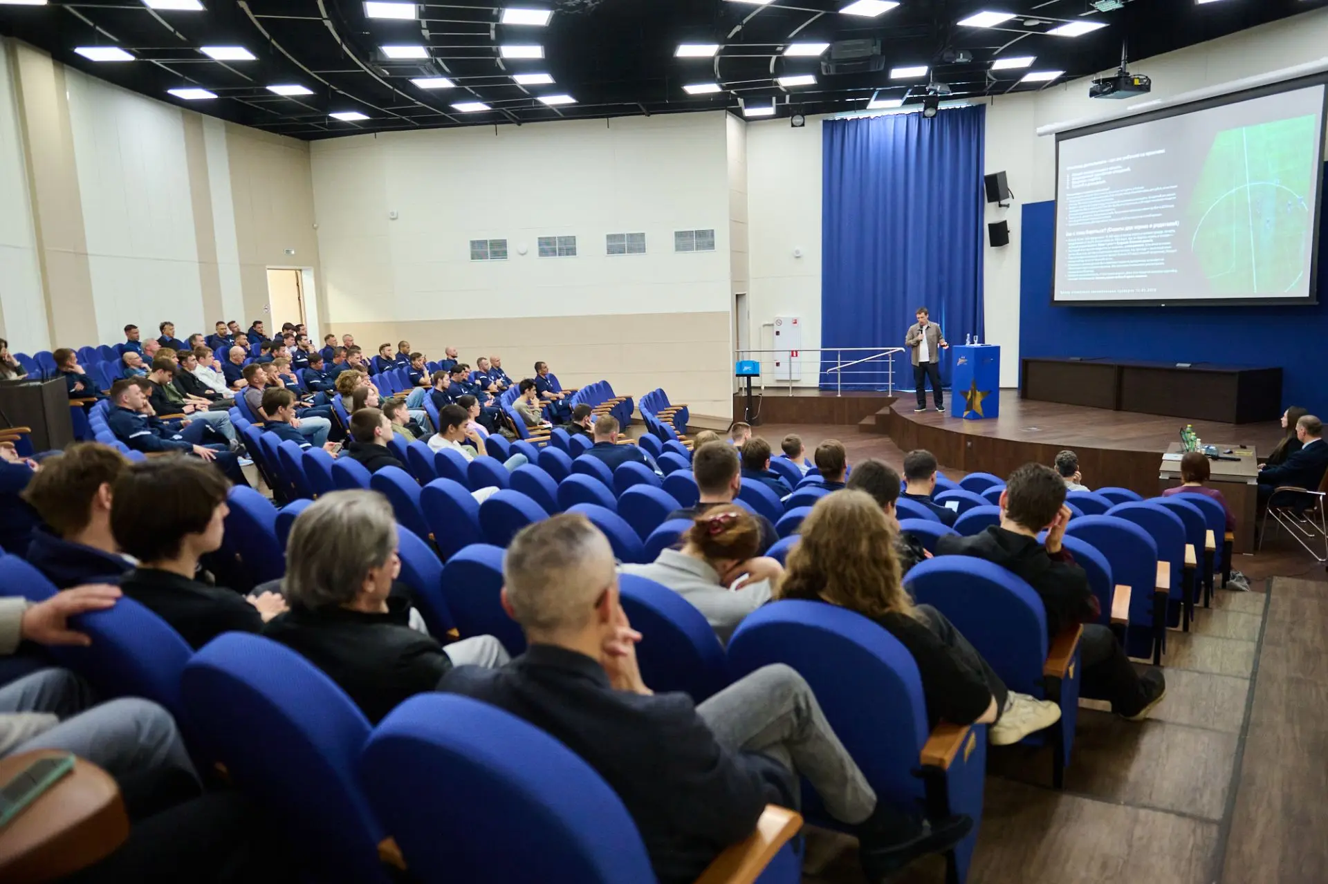 ⚽️ВИКТОР ГОНЧАРЕНКО И ДМИТРИЙ КАСЕНОК ВЫСТУПИЛИ С ЛЕКЦИЕЙ В «ГАЗПРОМ»-АКАДЕМИИ «ЗЕНИТ»⚽️  👉🇧🇾13 мая 