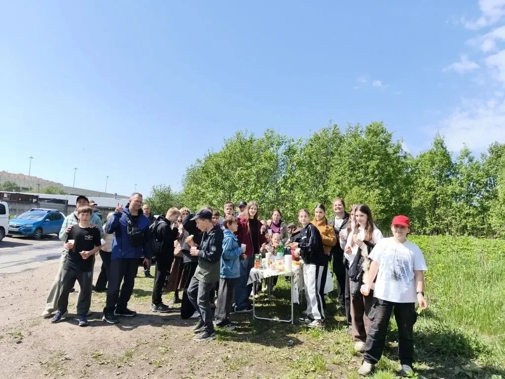 23 мая 6а класс практически в полном составе вместе с родителями поехал в самый старый приют Санкт-П