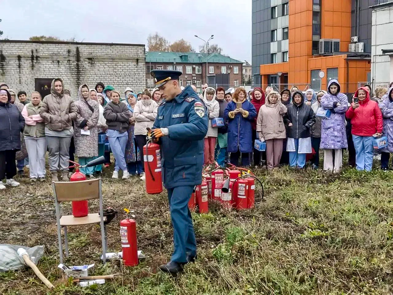 МАСТЕР-КЛАСС ПО ПОЖАРНОЙ БЕЗОПАСНОСТИ: УЧИМСЯ ДЕЙСТВОВАТЬ УВЕРЕННО