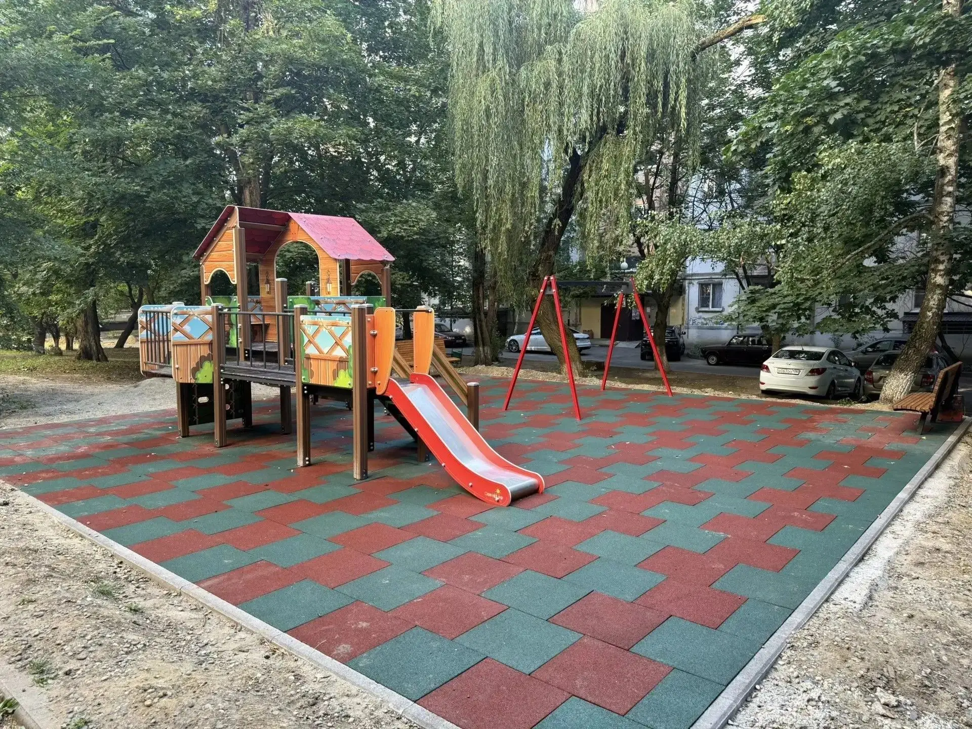 🏗️ Еще 11 детских площадок отремонтировали в Ставрополе