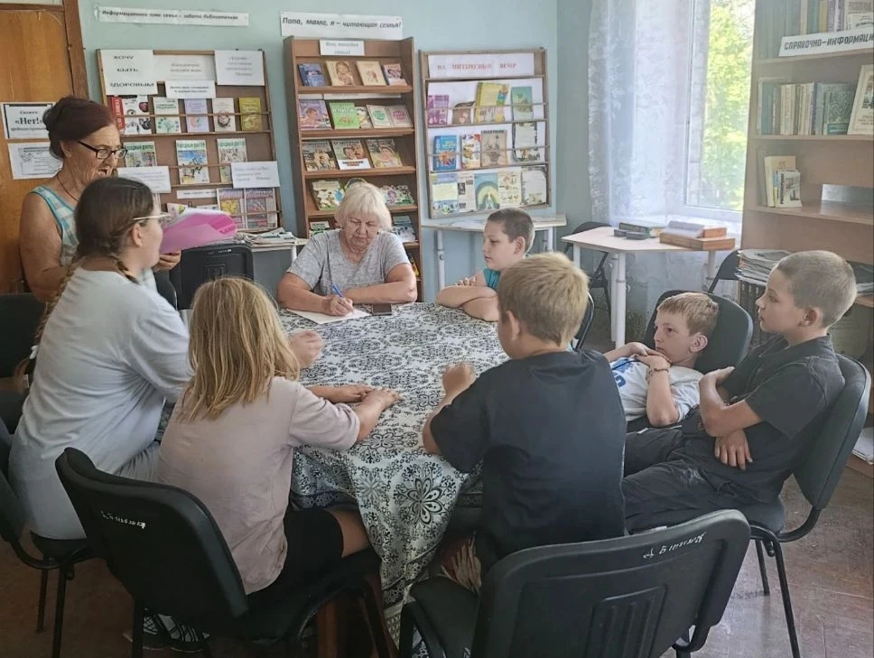 Библиотекарь Демьяновской сельской библиотеки провела блиц-турнир "Морская терминология...
