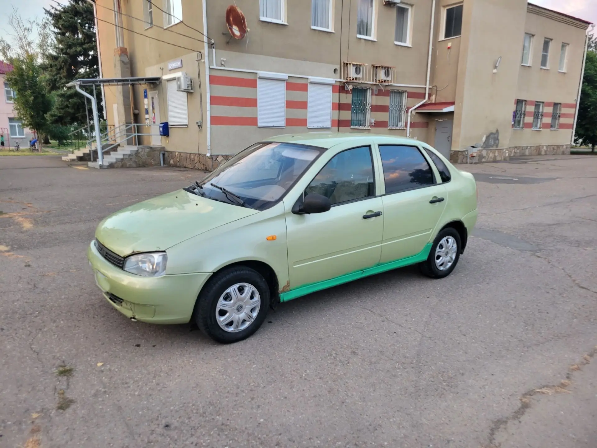 В продаже а/м "Лада Калина" 2006г.в,в хорошем состоянии.
 - Цена 129т.р,торг минимальный.
 - Возможе