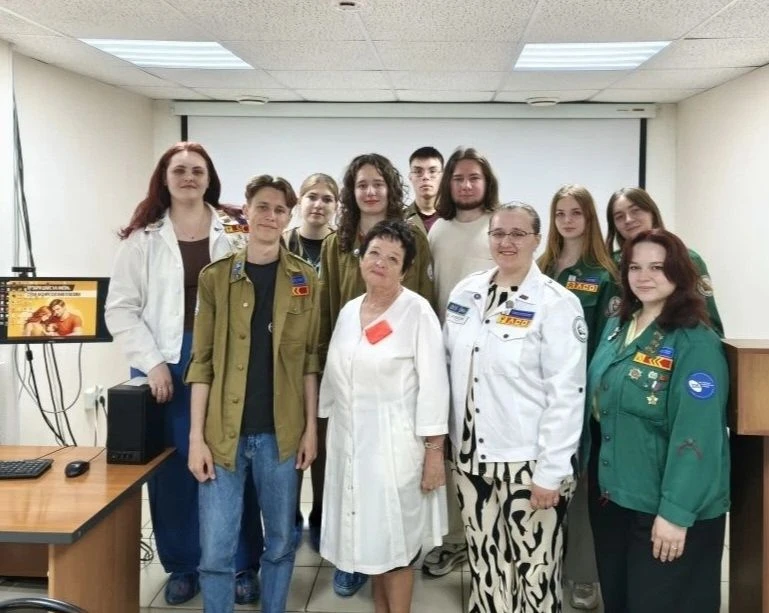 Отрицательный резус? Поздравляем, у вас суперсила! 🦸‍♀️🦸‍♂️