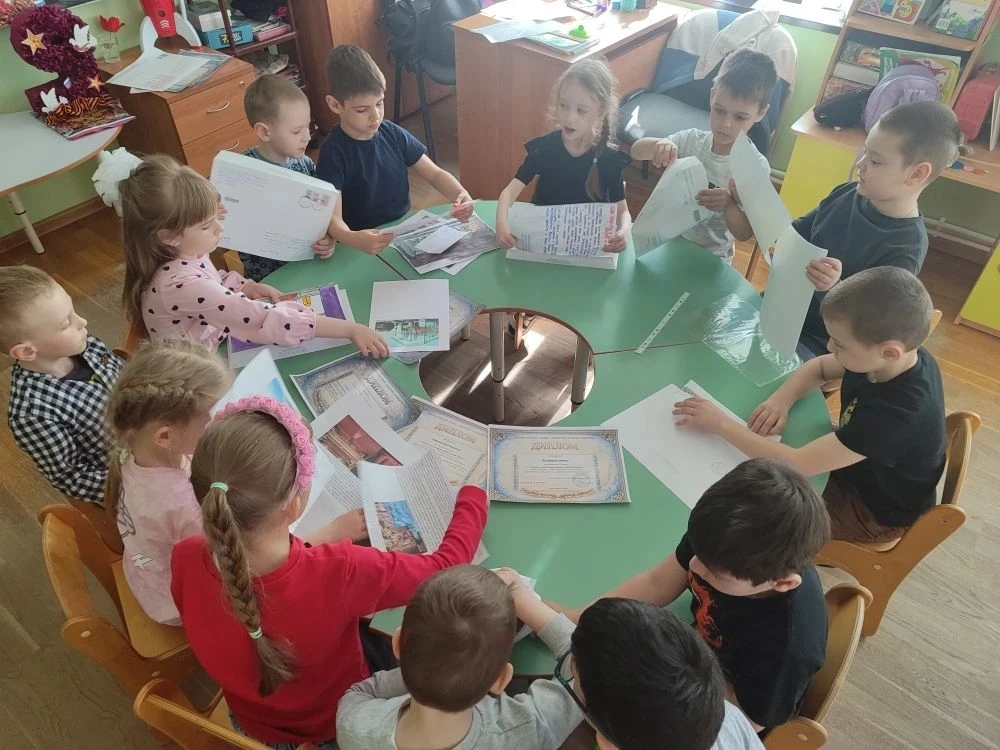 🌍 Единство народов России: творчество без границ!