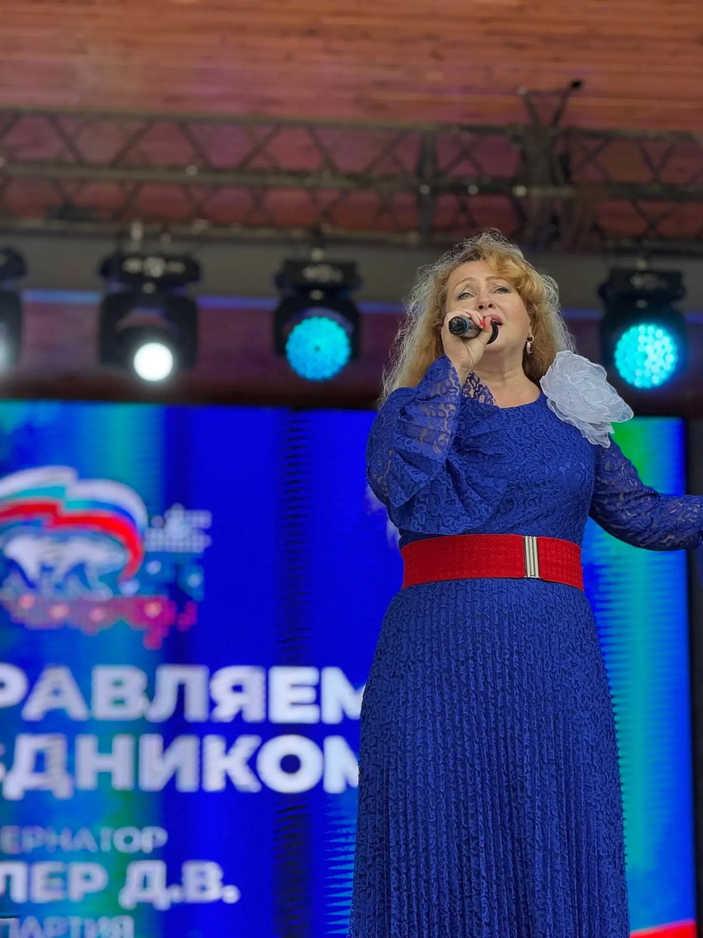 Вот так ярко и душевно мы отметили День Государственного флага РФ в Манином парке! 🇷🇺✨