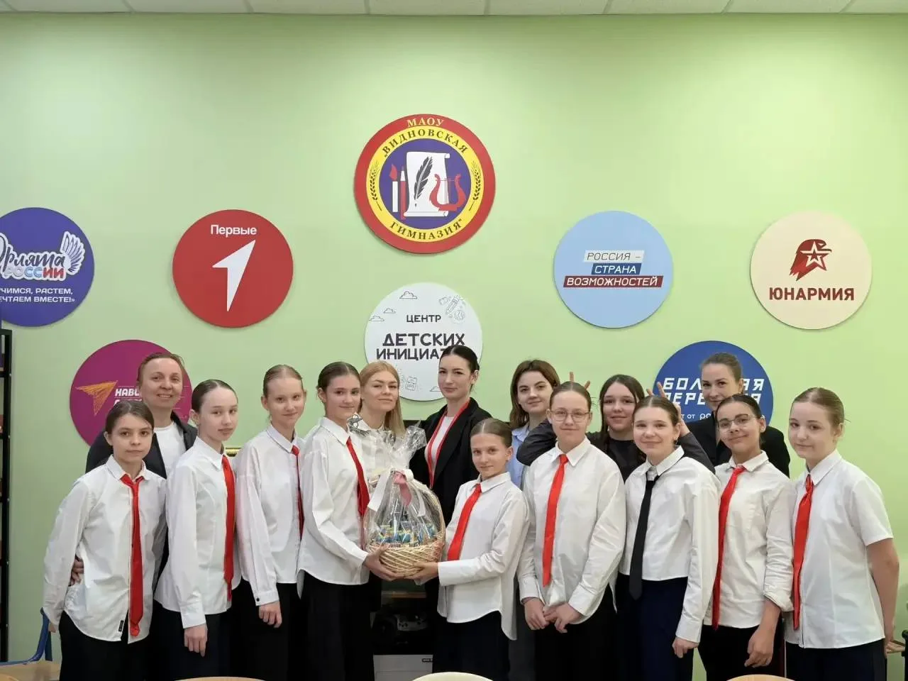 🎓 На прошлой неделе команда 6 «В» класса (классный руководитель Дегтярёва Дарья Александровна) вмест