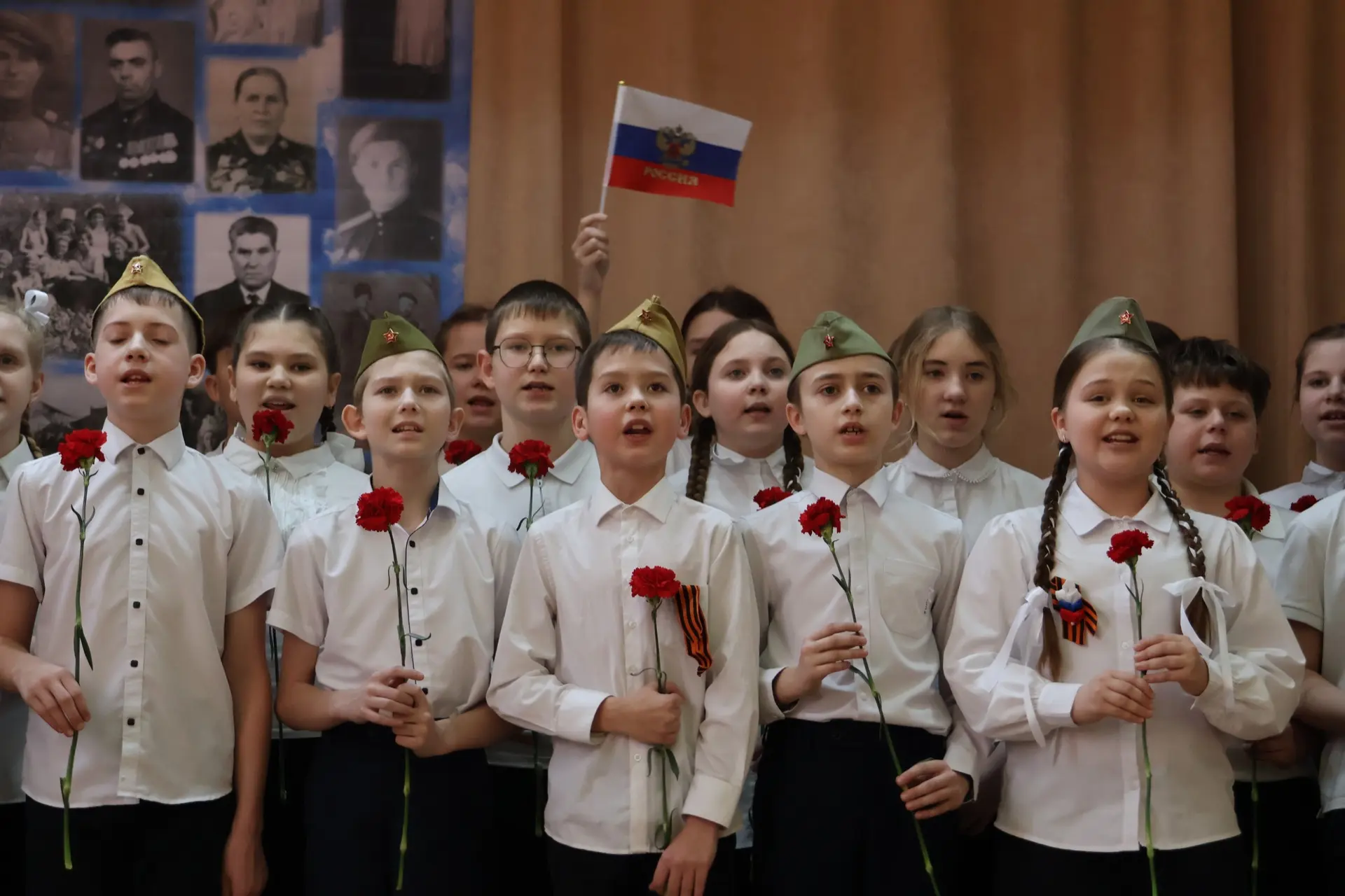 🎤 В нашей школе прошёл фестиваль инсценированной военно-патриотической песни для учащихся 2–7 классо