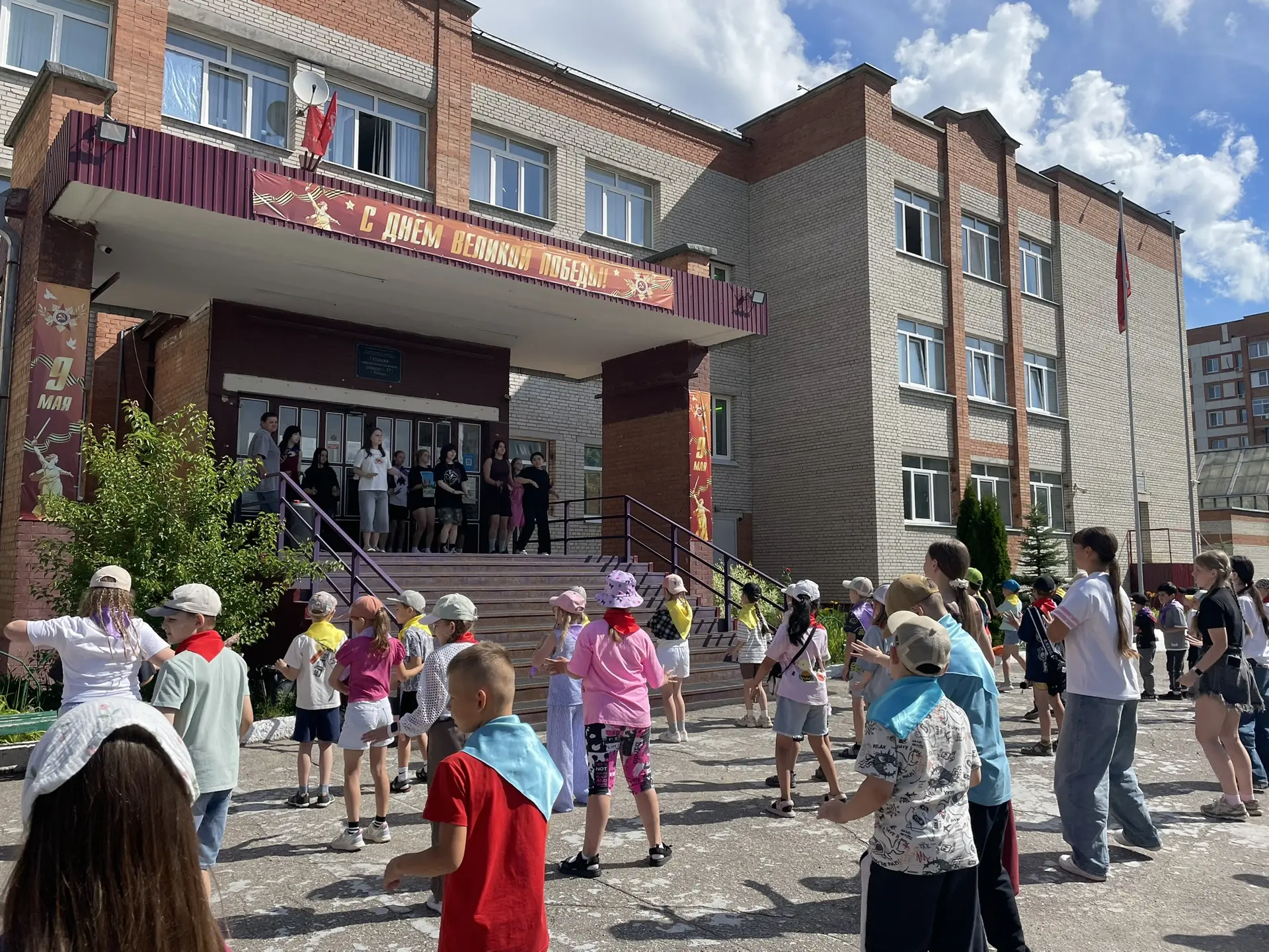 ☀️19 день летней смены «Сурские Орлята: под знаком Единства»☀️

Утро началось с ежедневной линейки и