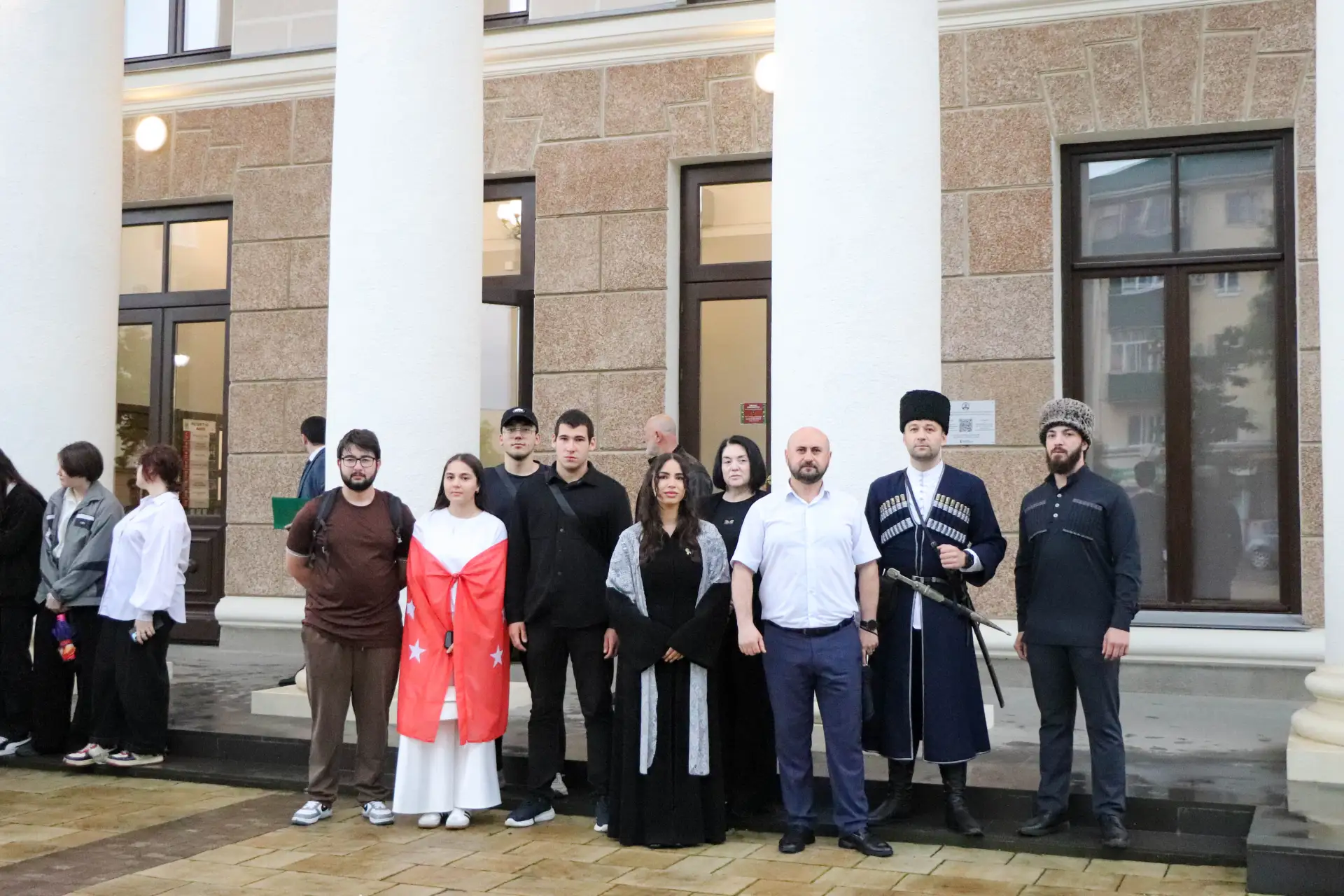 Память, объединяющая поколения  Сегодня, 21 мая, мы склоняем головы в память о жертвах Кавказской во