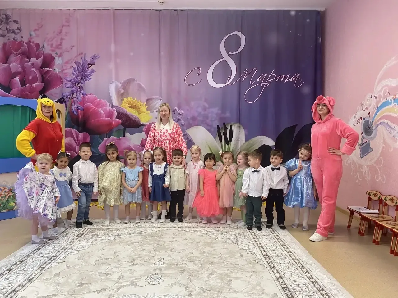 Сегодня в группе «Звездочки»ДО «Кораблик» прошел утренник посвященный Международному женскому Дню 8 