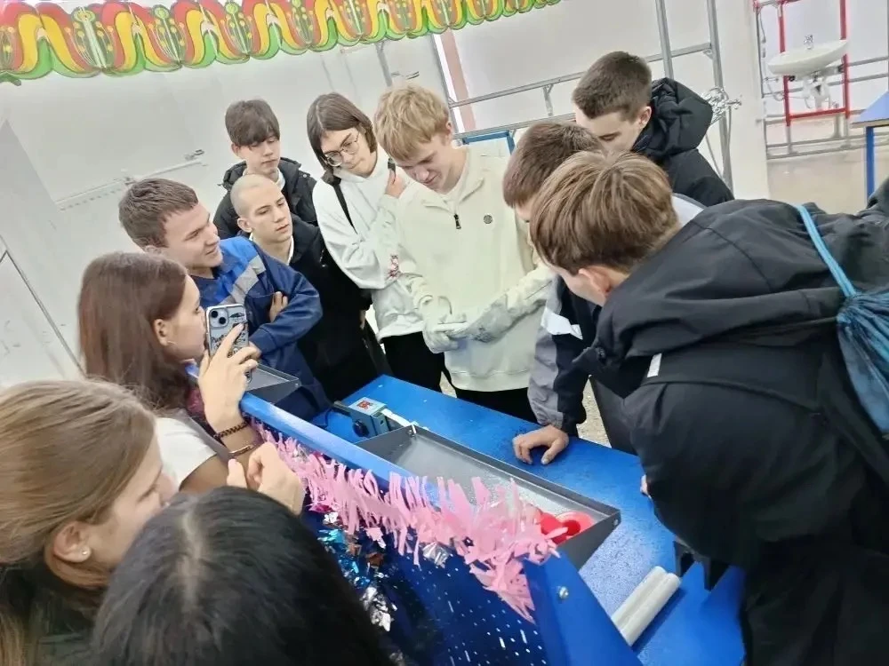 Сегодня, 11 декабря 2025 г.  обучающиеся 9 Е класса приняли участие в Дне открытых дверей в Ставропо