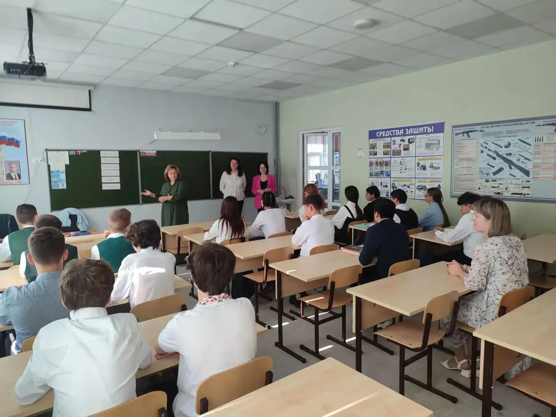 В нашей школе состоялась важная профилактическая встреча. Обучающиеся пообщались с депу...