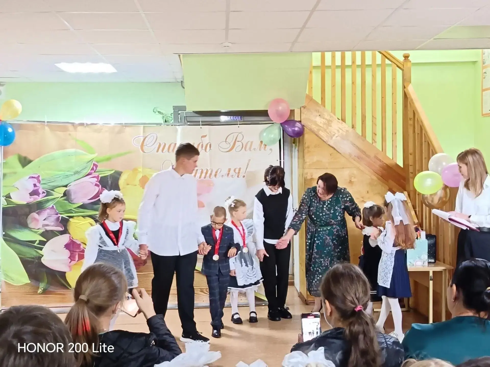 Дорогие родители и ученики! Делимся атмосферой нашего вчерашнего Дня знаний. Это был на...