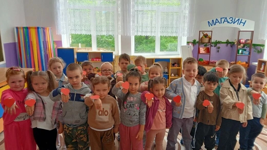 9 ИЮНЯ – ДЕНЬ ДРУЗЕЙ.
В старшей группе «Весёлые ребята» прошёл тематический день «День дружбы» под д