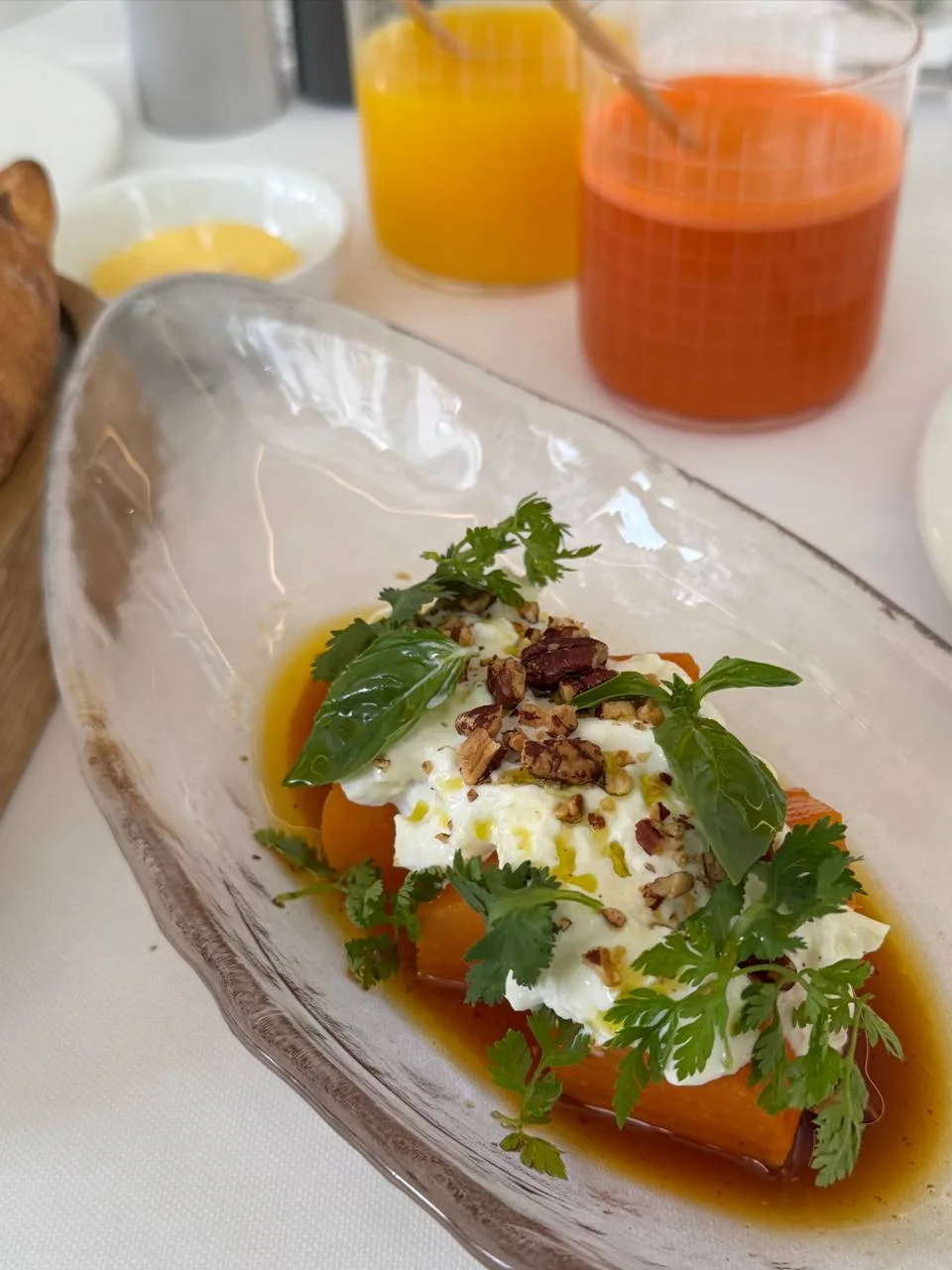 Лисички, томаты и земляника — летнее обновление меню в Brasserie Кузнецкий Мост

Французский проект 