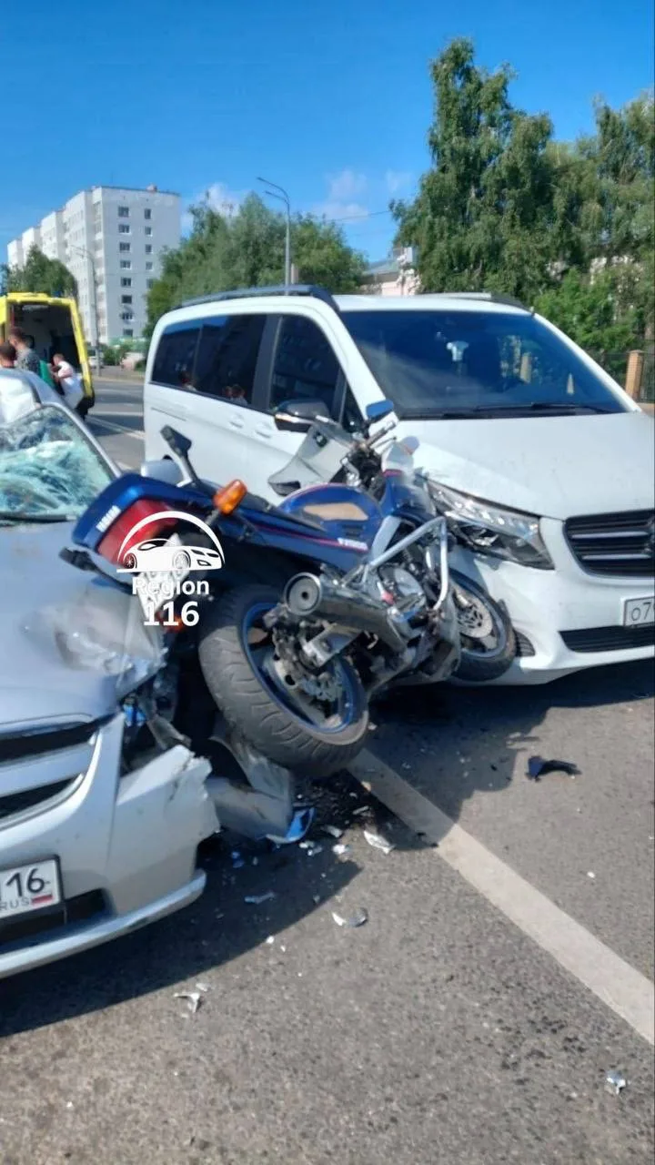 На Назарбаева автомобилист сбил мотоциклиста — о состоянии байкера неизвестно

✅ Подписаться