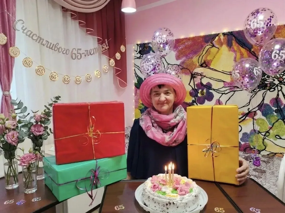 "65 лет: Наслаждаясь каждым мгновением!" 
От всей души поздравляем Галушкину Наталью Ивановну с 65-л