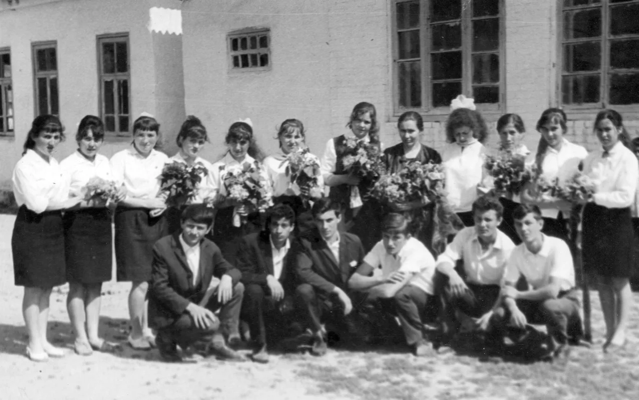 📷 В честь Дня знаний делимся архивной фотографией из фондов Национального музея Респуб...