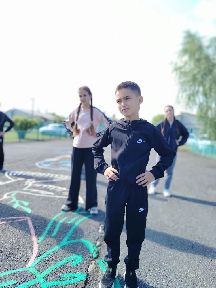 🌞 Ура! Долгожданное лето вступило в свои права! 

🌸 Сегодня в нашей школе состоялось торжественное