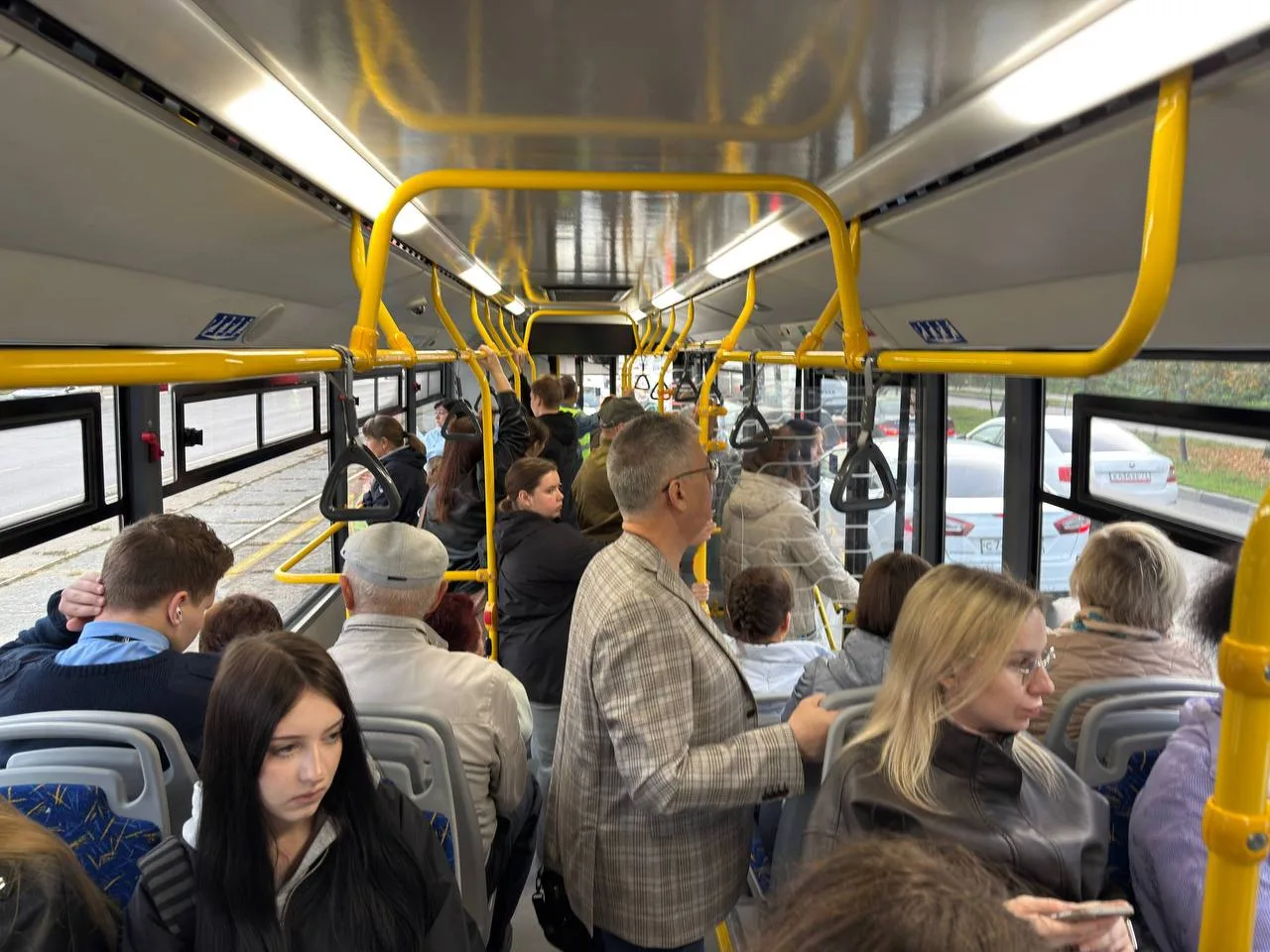 🚌 Блогер«USMANOV URBANUL» поделился кадрами обкатки нового 12-метрового автобуса НефАЗ...