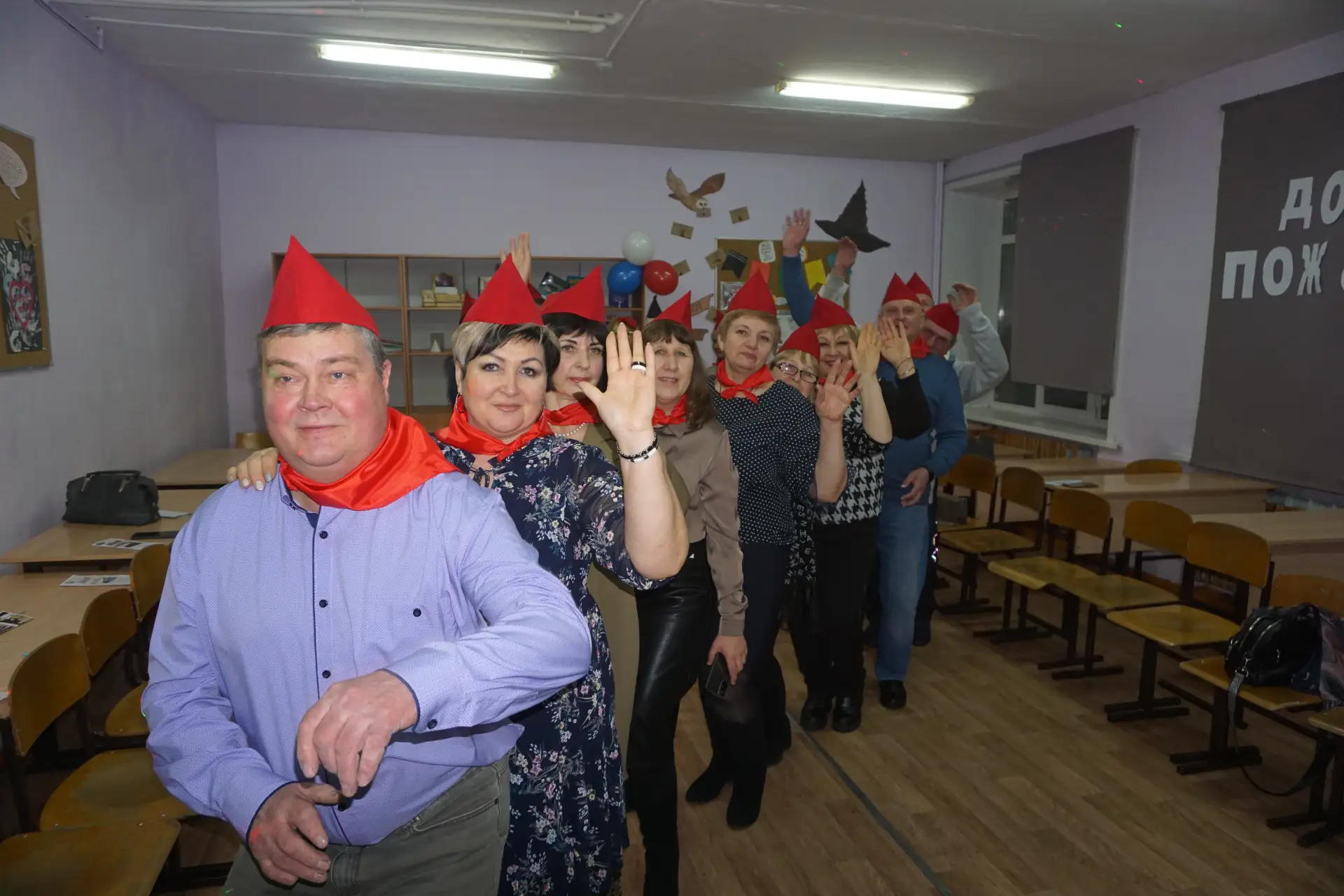 Пионеры - это навсегда!  Поздравляем с Днём пионерии всех причастных и говорим спасибо нашим мудрым 